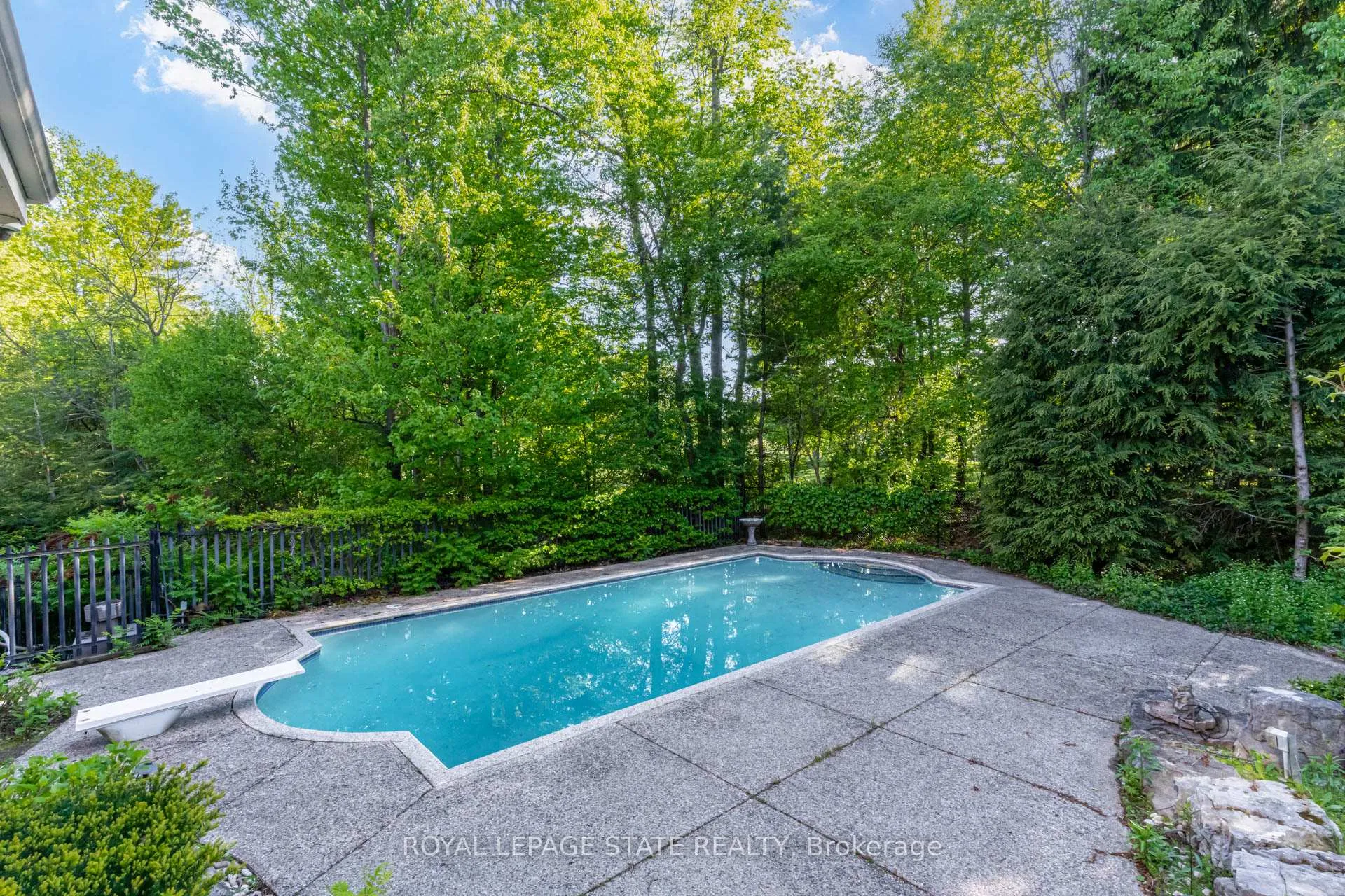 Photo 3 of 78 Chancery Drive, Hamilton, Ancaster — HOMEH