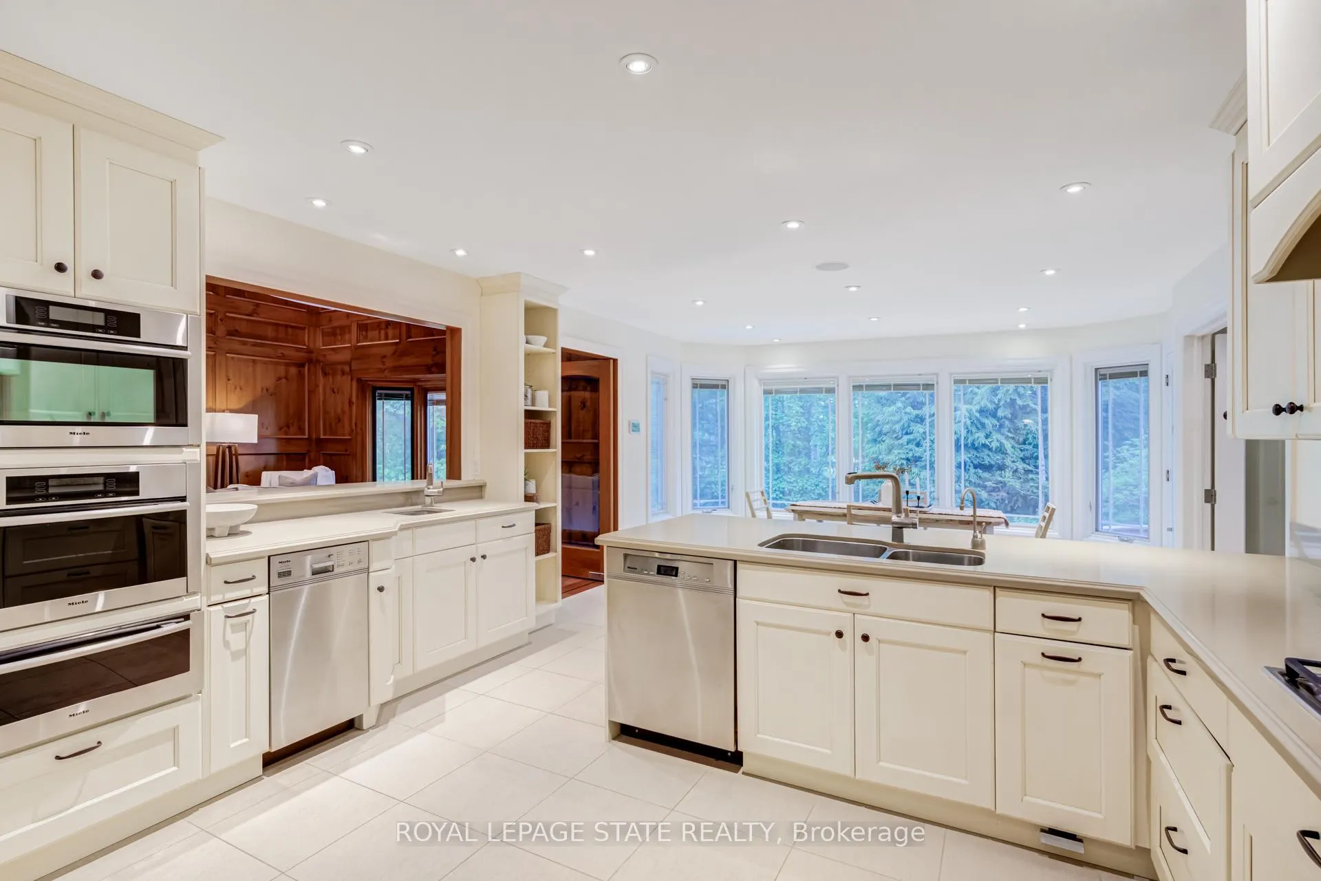 Photo 12 of 78 Chancery Drive, Hamilton, Ancaster — HOMEH