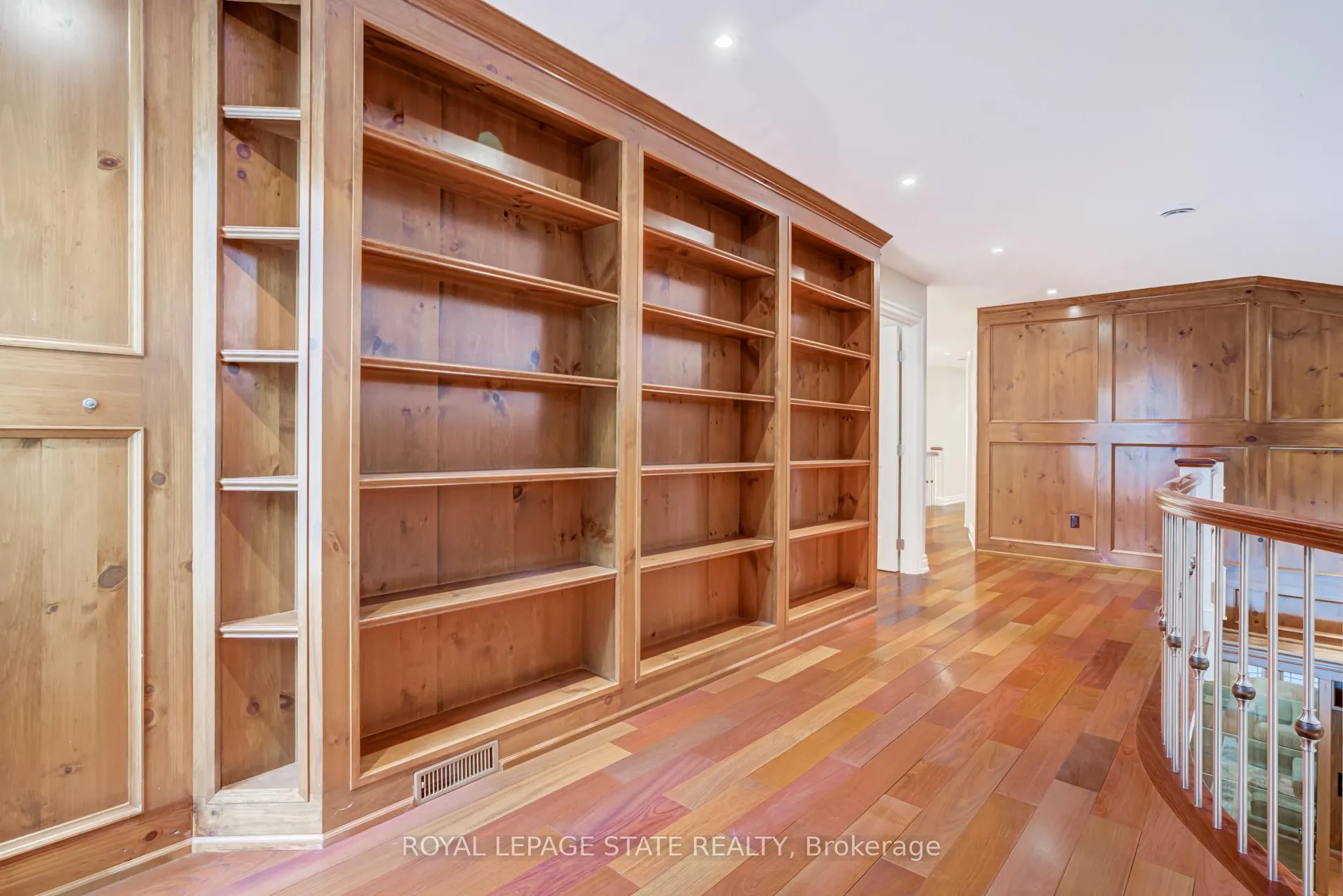 Photo 23 of 78 Chancery Drive, Hamilton, Ancaster — HOMEH