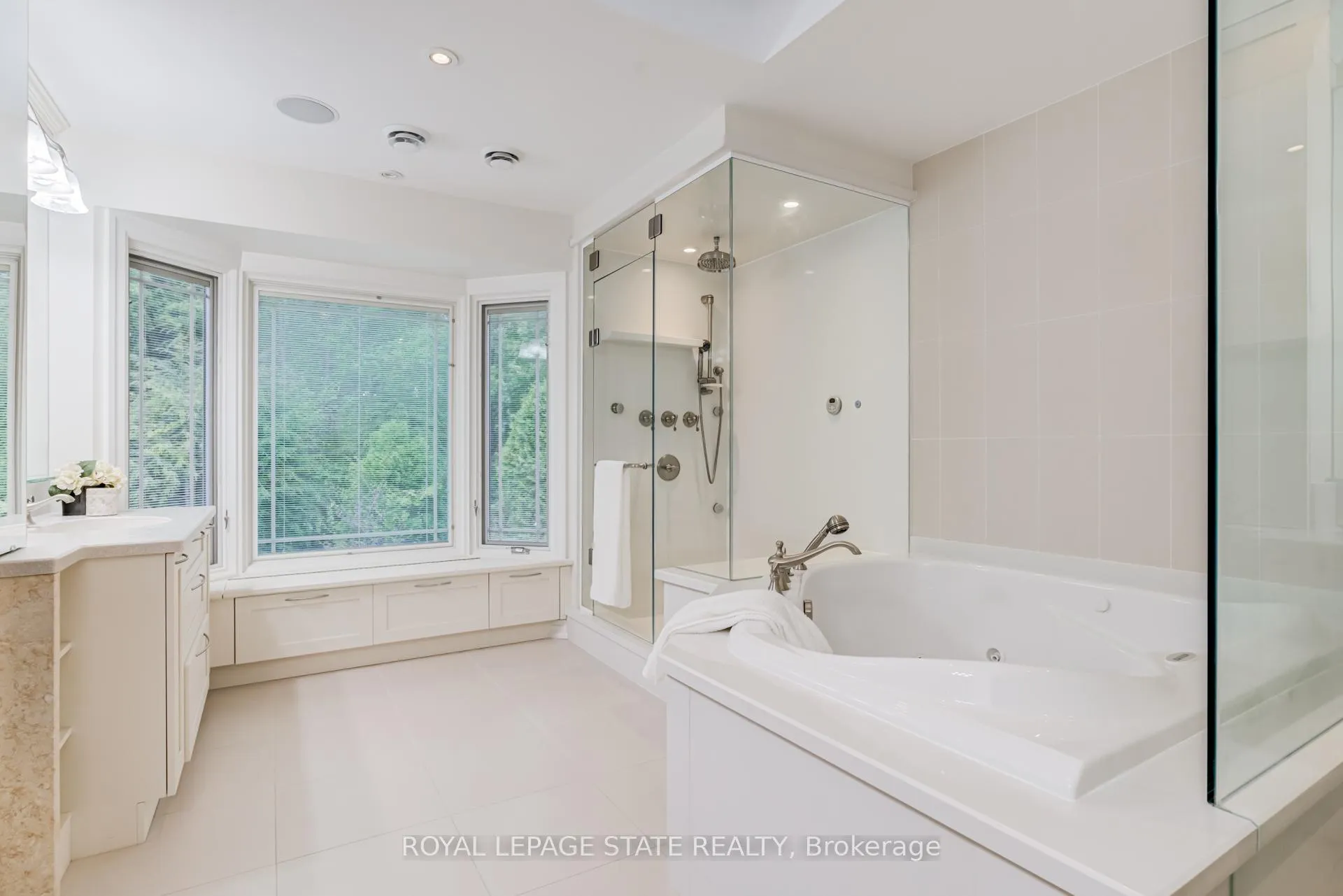 Photo 27 of 78 Chancery Drive, Hamilton, Ancaster — HOMEH
