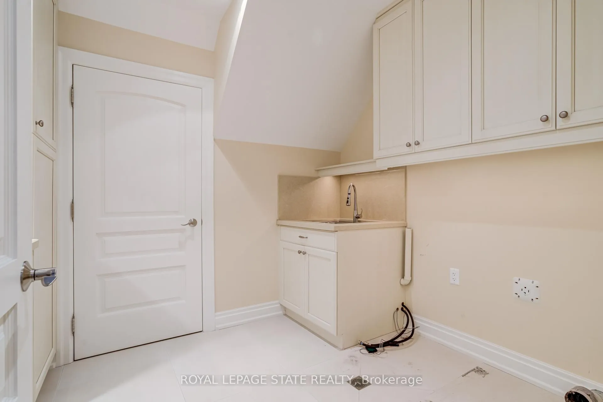 Photo 32 of 78 Chancery Drive, Hamilton, Ancaster — HOMEH