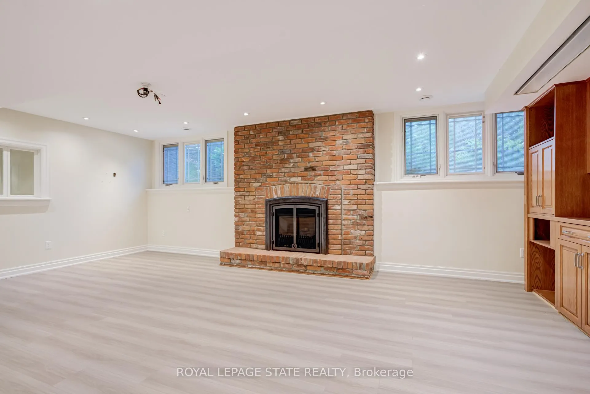Photo 37 of 78 Chancery Drive, Hamilton, Ancaster — HOMEH