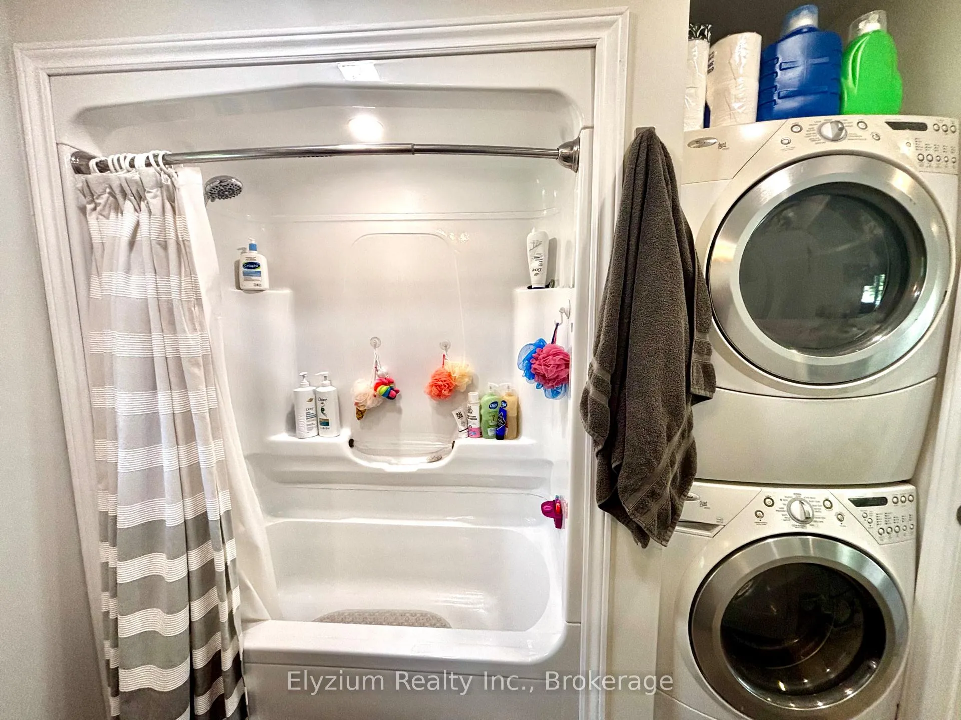Photo 9 of 31 Vancouver Drive, Guelph, St. George's — HOMEH