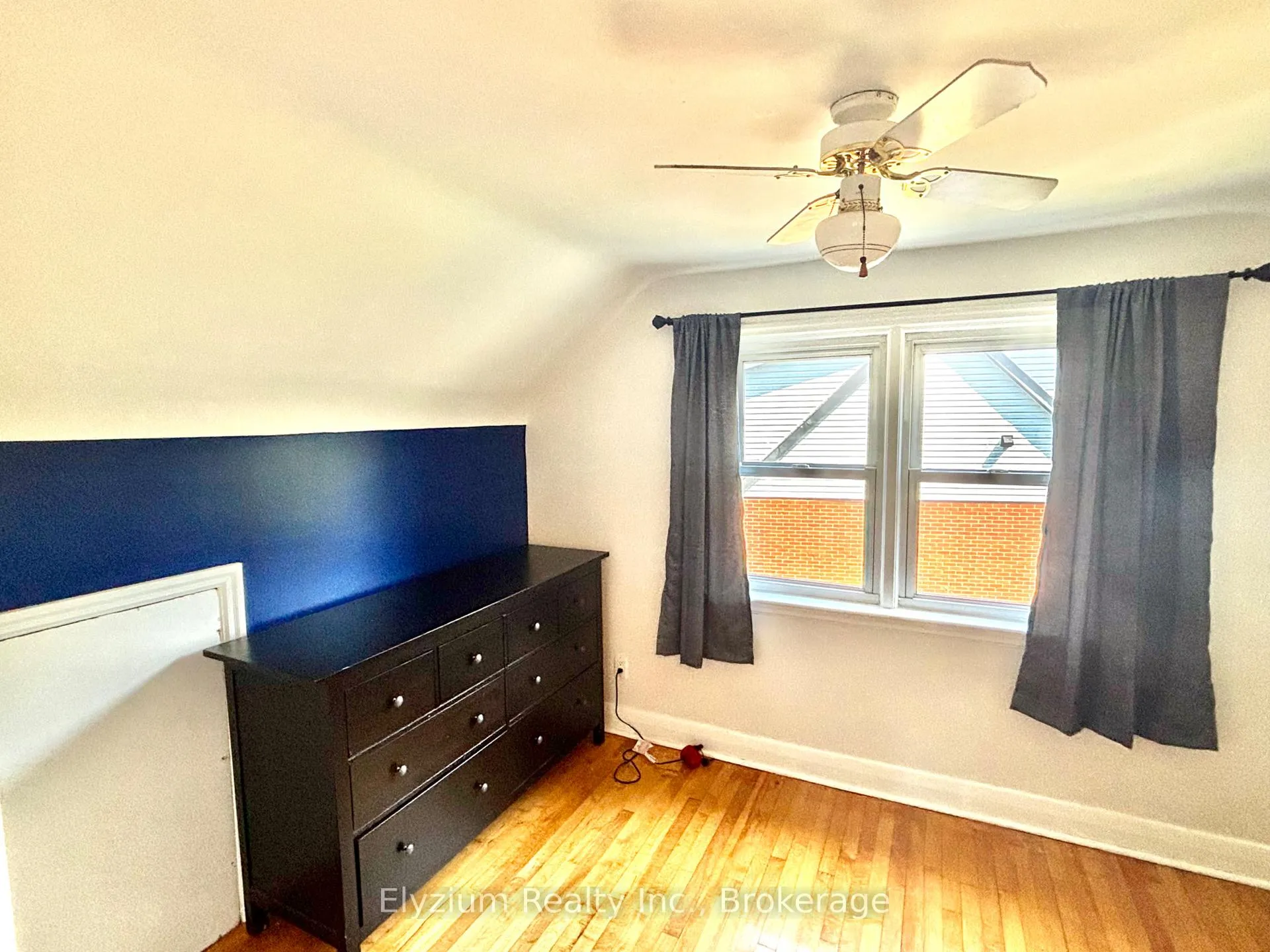 Photo 11 of 31 Vancouver Drive, Guelph, St. George's — HOMEH