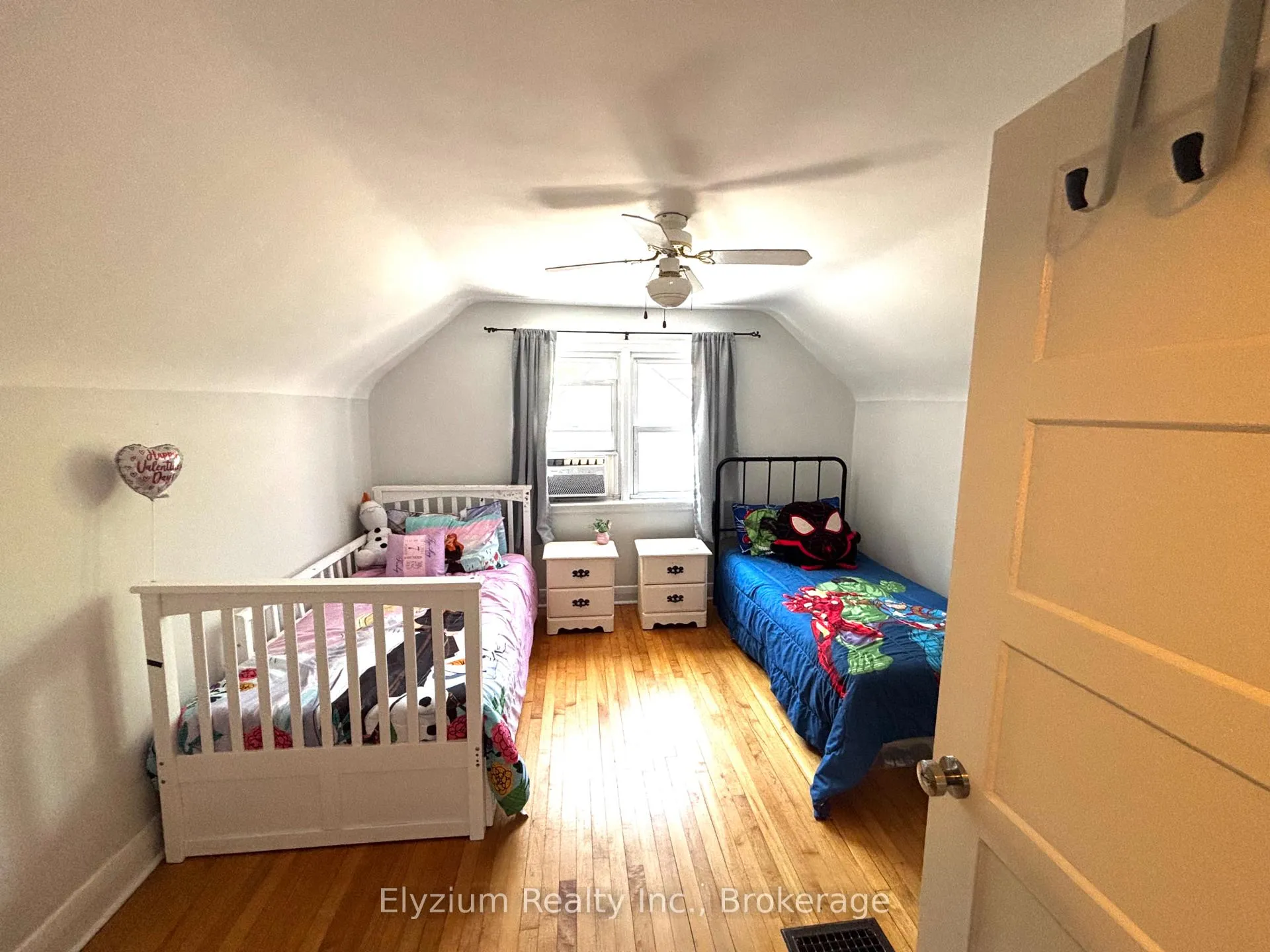 Photo 12 of 31 Vancouver Drive, Guelph, St. George's — HOMEH