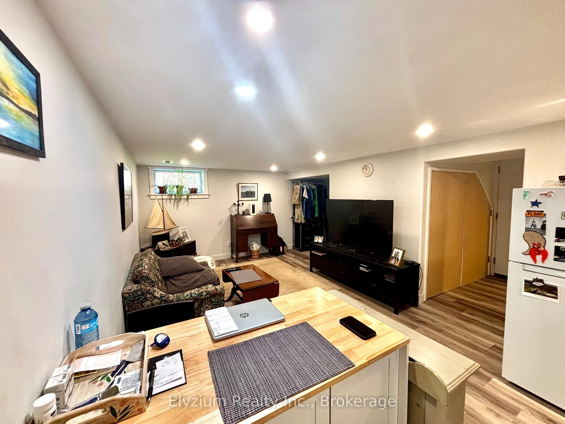 Photo 13 of 31 Vancouver Drive, Guelph, St. George's — HOMEH