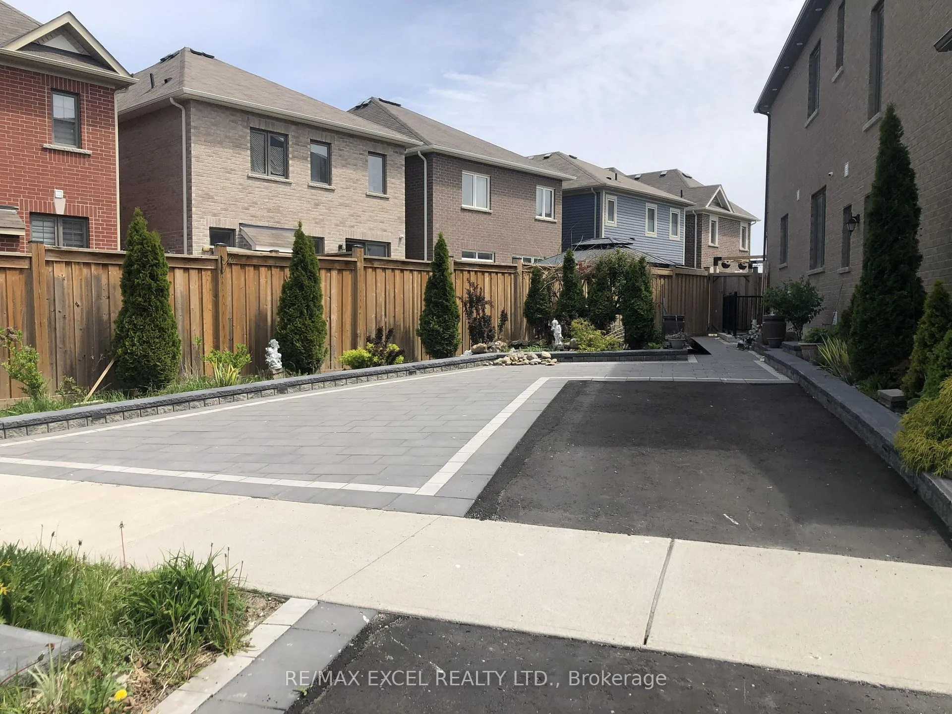 Photo 2 of Unit Bsmt # 1, 13 Kilmarnock Crescent, Whitby, Rural Whitby — HOMEH