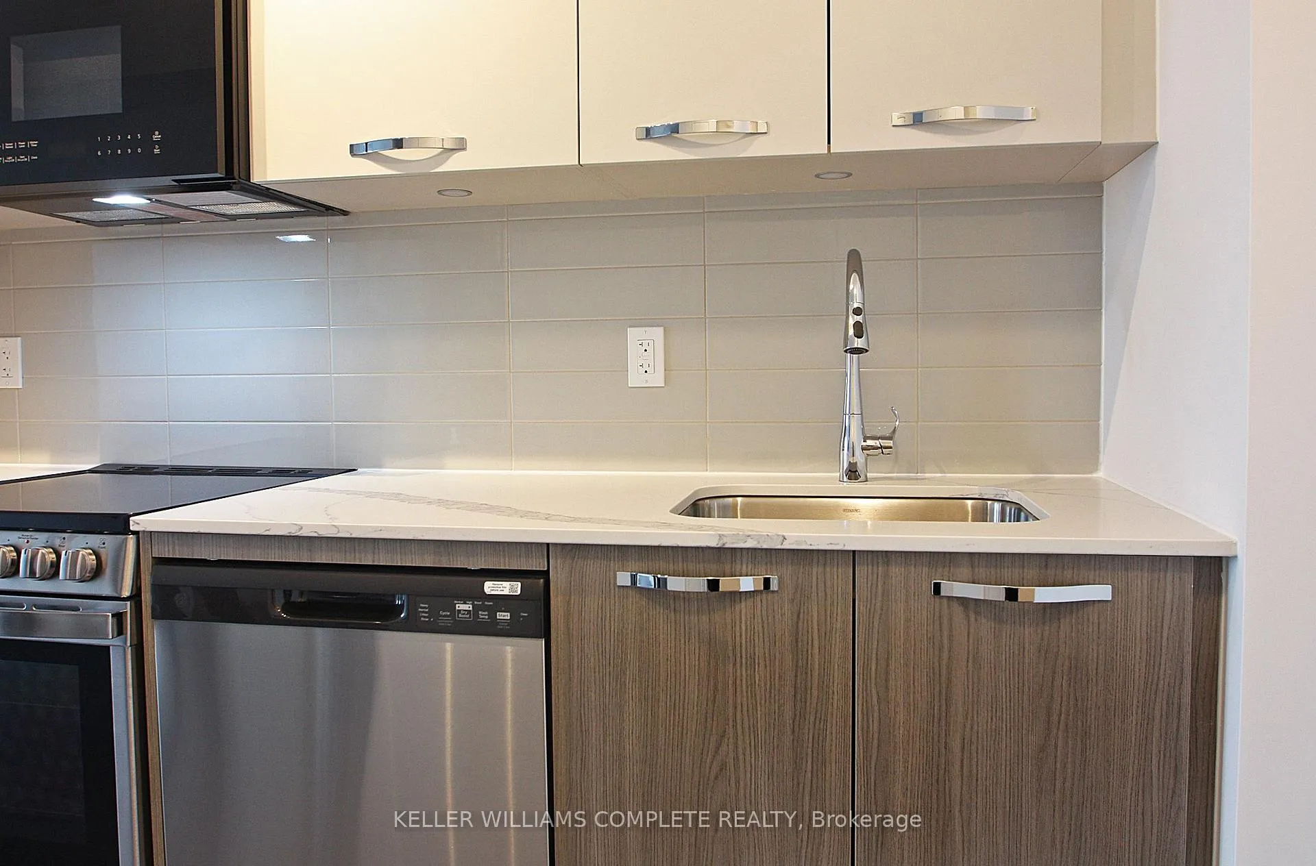 Photo 9 of Unit 2008, 75 James Street S, Hamilton, Corktown — HOMEH