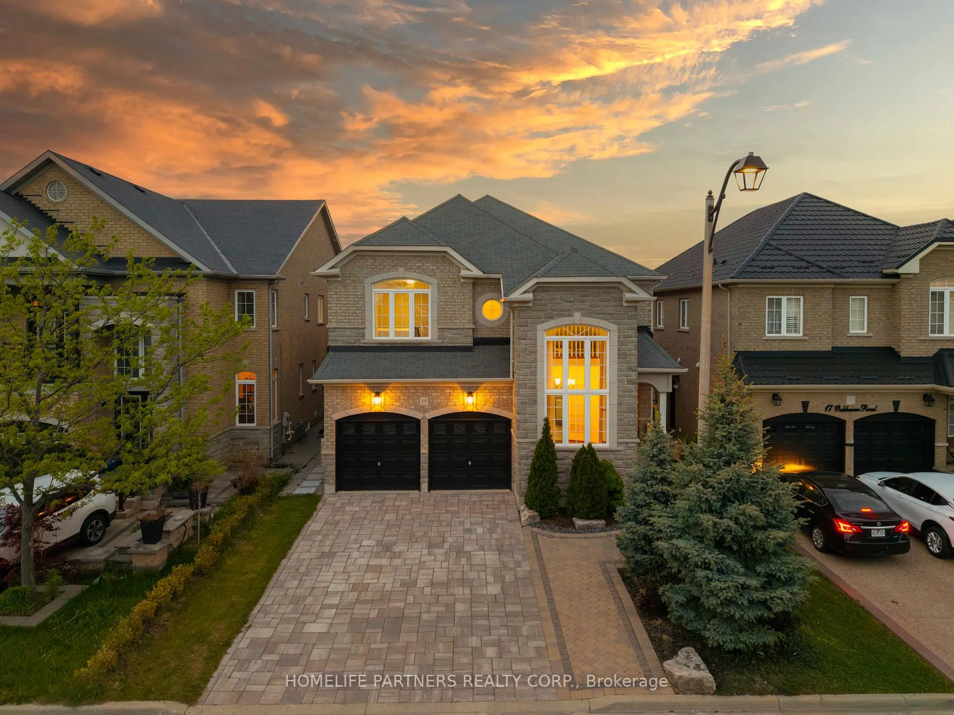 Photo 3 of 15 Oakhaven Road, Brampton, Bram East — HOMEH