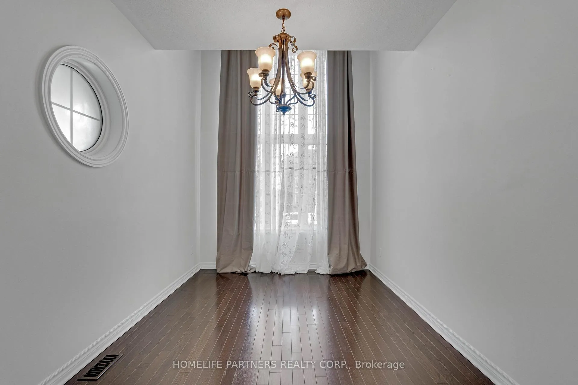 Photo 8 of 15 Oakhaven Road, Brampton, Bram East — HOMEH