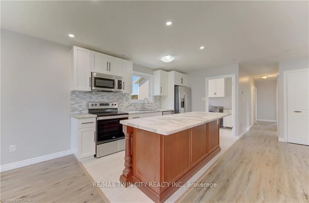 Photo 8 of 51 Coach Hill Drive, Kitchener — HOMEH
