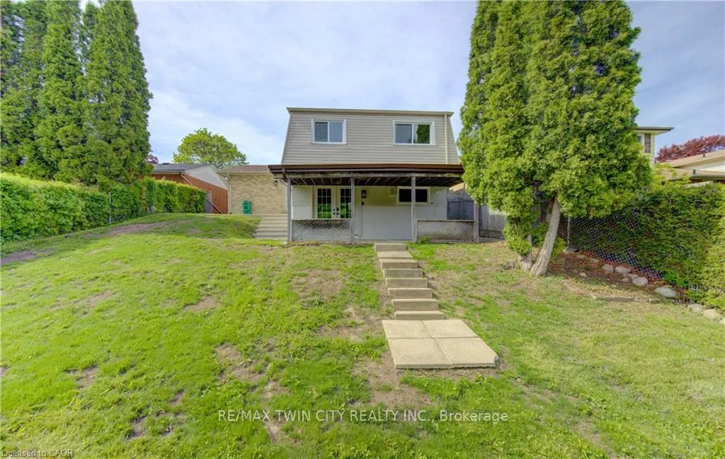 Photo 36 of 51 Coach Hill Drive, Kitchener — HOMEH
