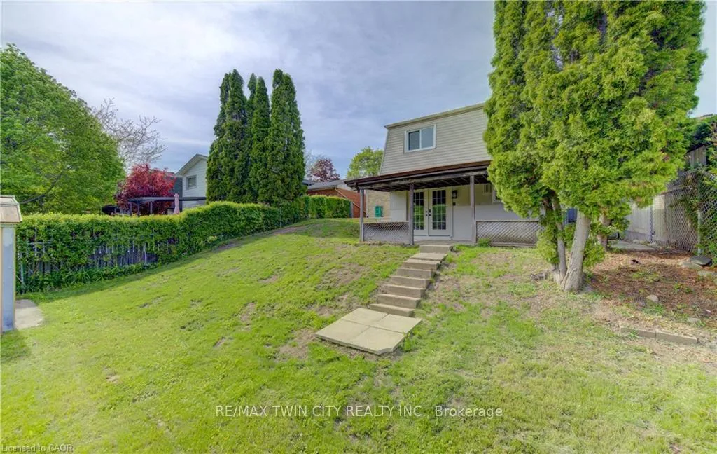 Photo 37 of 51 Coach Hill Drive, Kitchener — HOMEH