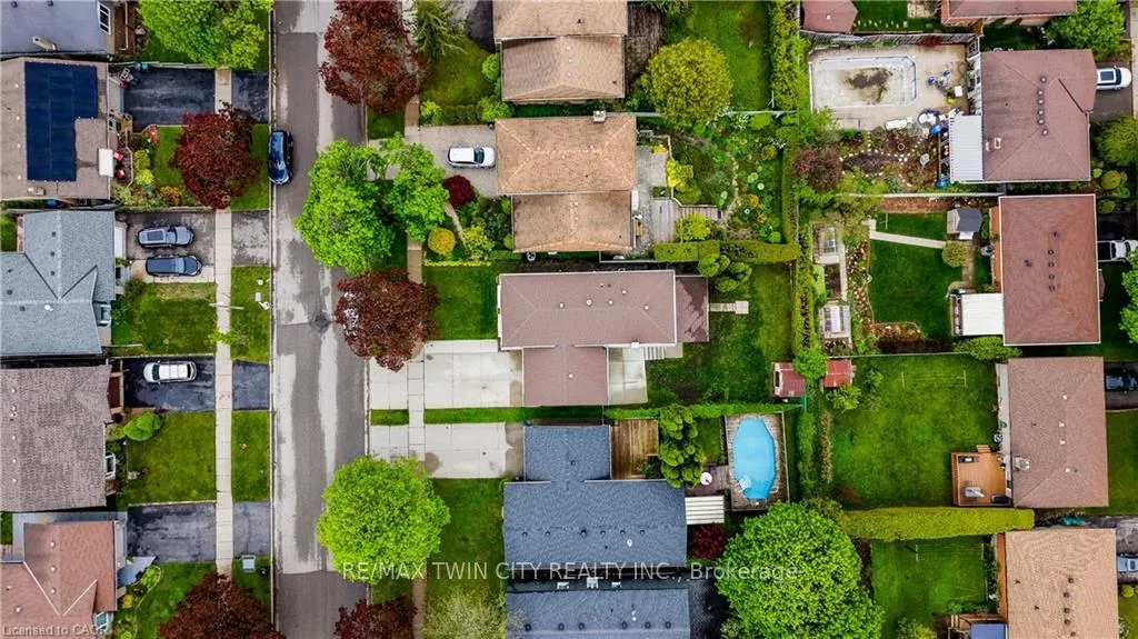Photo 43 of 51 Coach Hill Drive, Kitchener — HOMEH