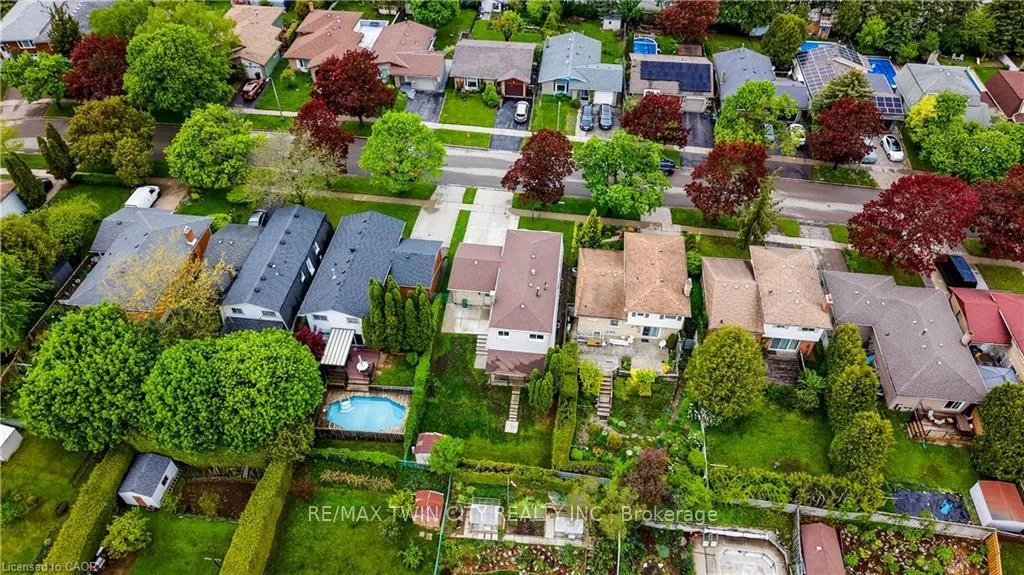 Photo 47 of 51 Coach Hill Drive, Kitchener — HOMEH