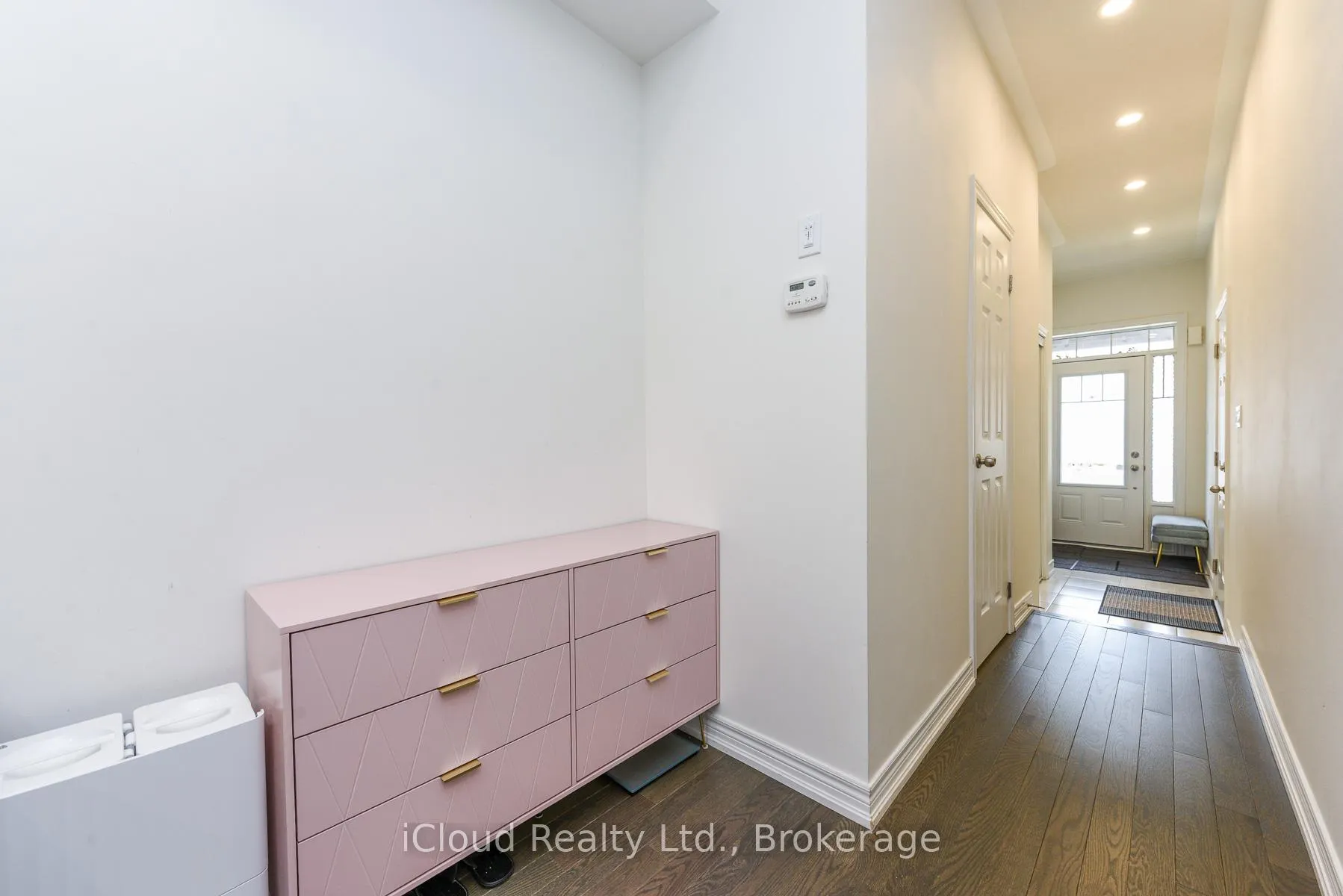 Photo 5 of 3958 Leonardo Street, Burlington, Alton — HOMEH