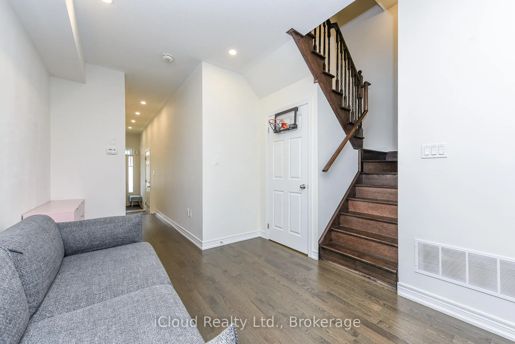 Photo 13 of 3958 Leonardo Street, Burlington, Alton — HOMEH