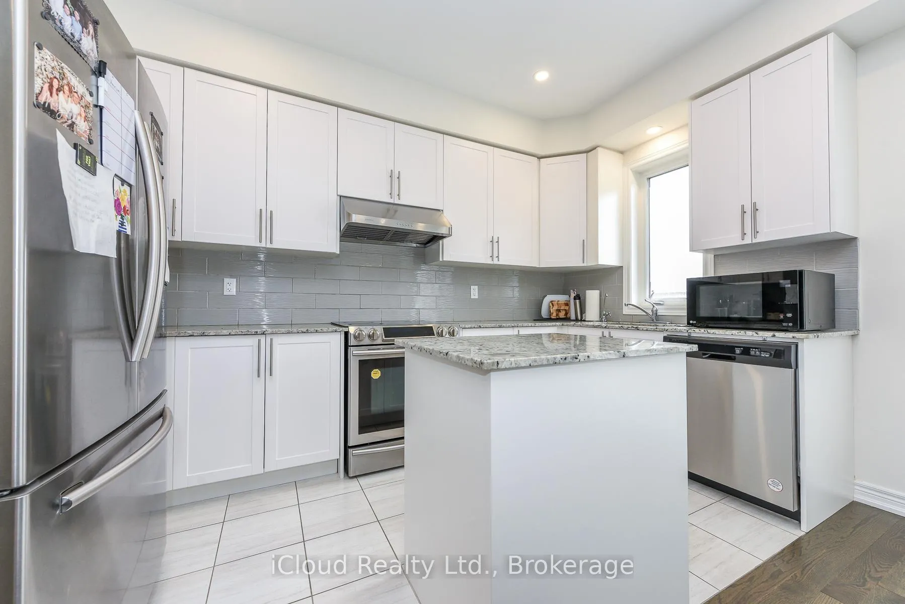 Photo 15 of 3958 Leonardo Street, Burlington, Alton — HOMEH