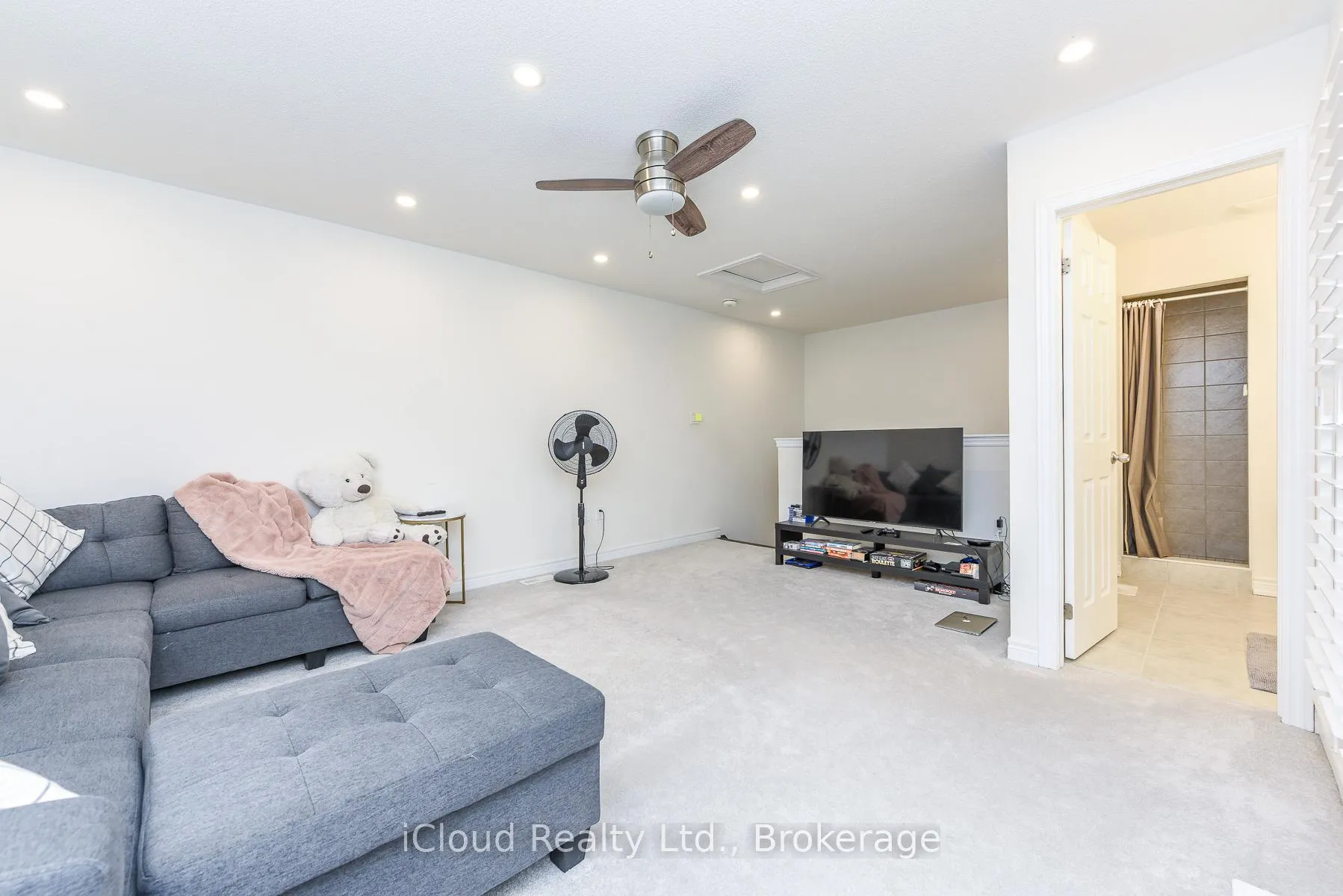 Photo 33 of 3958 Leonardo Street, Burlington, Alton — HOMEH