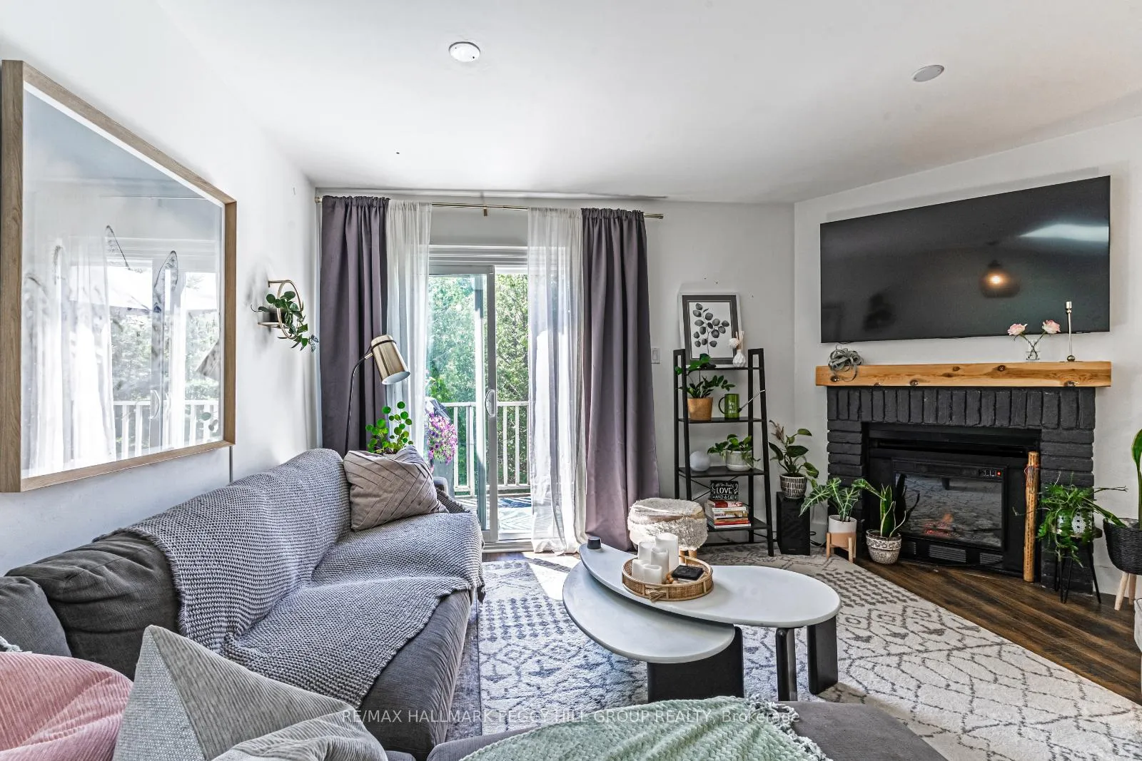 Photo 3 of 547 Oxbow Crescent, Collingwood — HOMEH