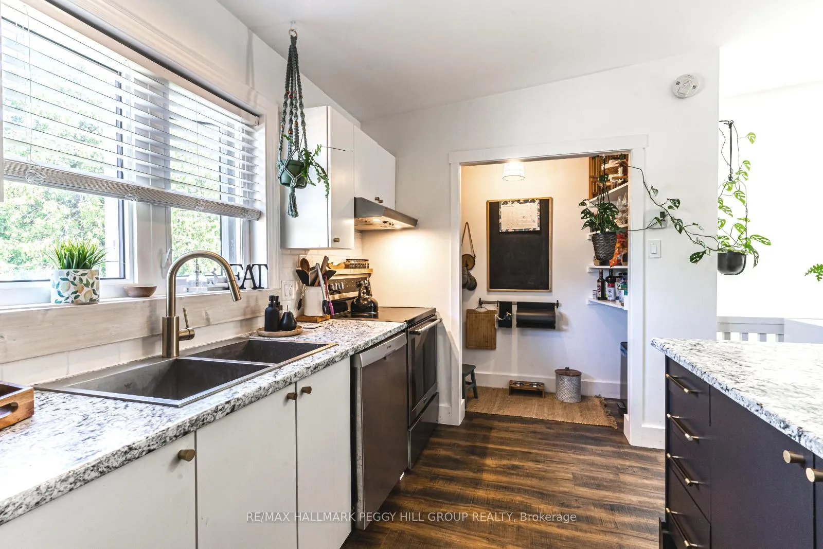 Photo 6 of 547 Oxbow Crescent, Collingwood — HOMEH