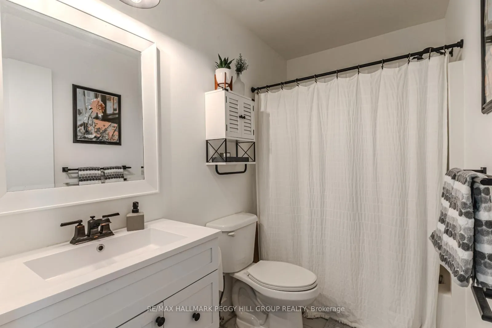 Photo 10 of 547 Oxbow Crescent, Collingwood — HOMEH