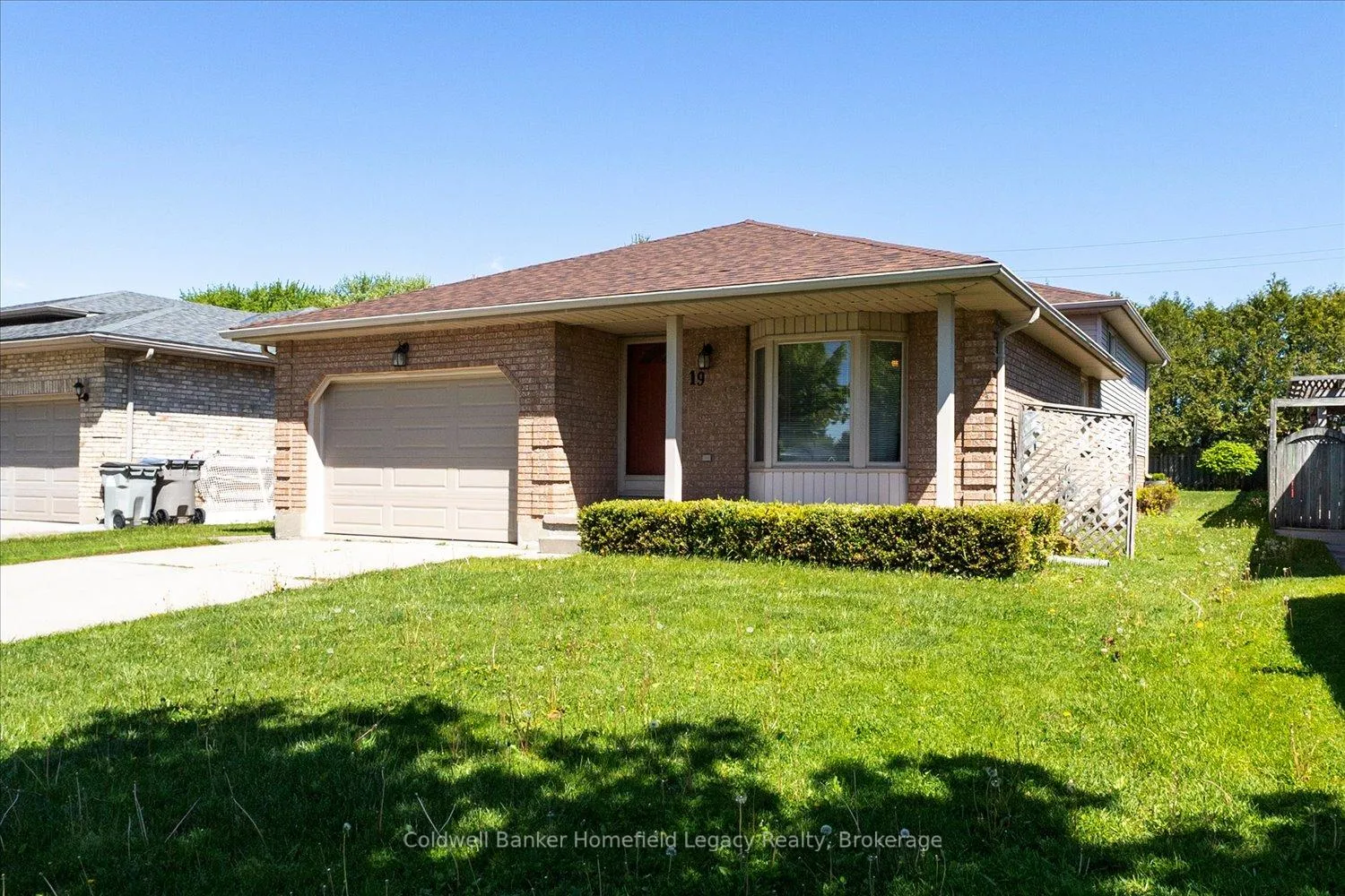 Photo 2 of 19 Meadowridge Drive, St. Marys — HOMEH