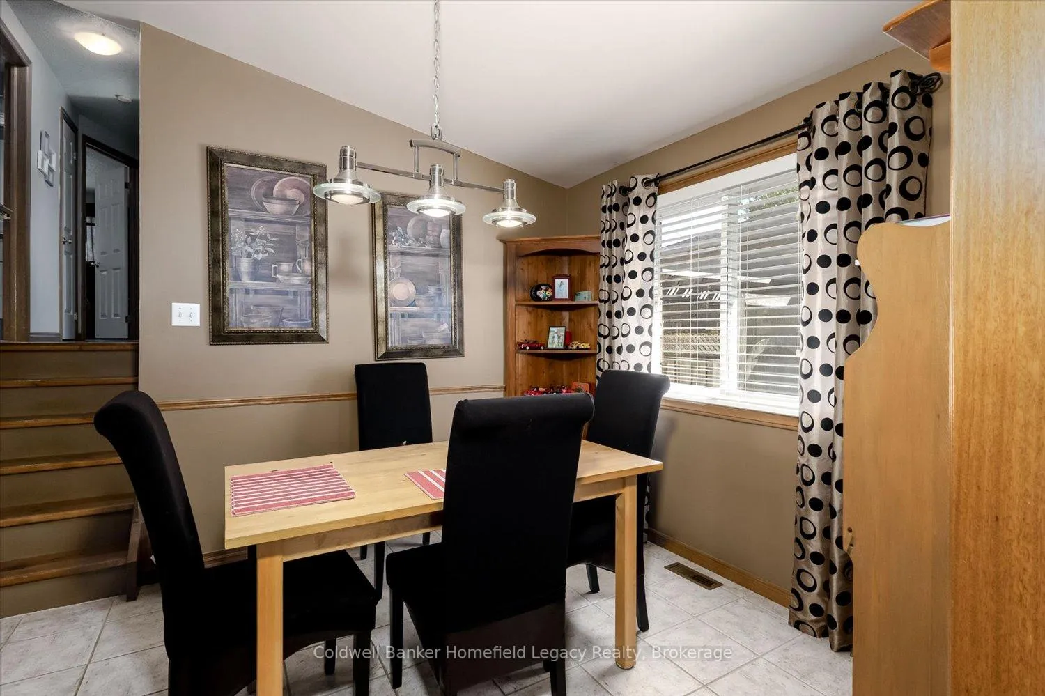 Photo 10 of 19 Meadowridge Drive, St. Marys — HOMEH