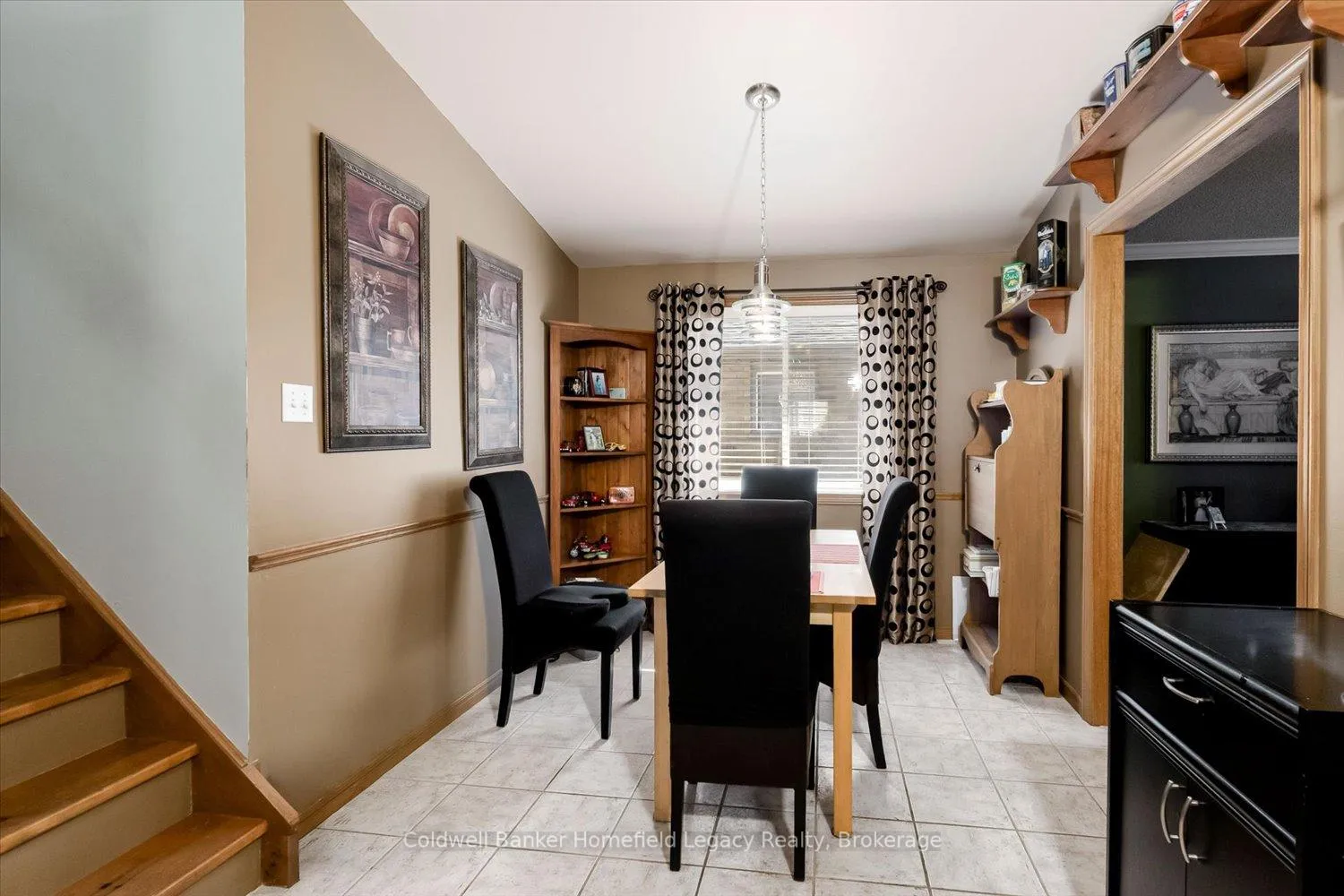 Photo 11 of 19 Meadowridge Drive, St. Marys — HOMEH