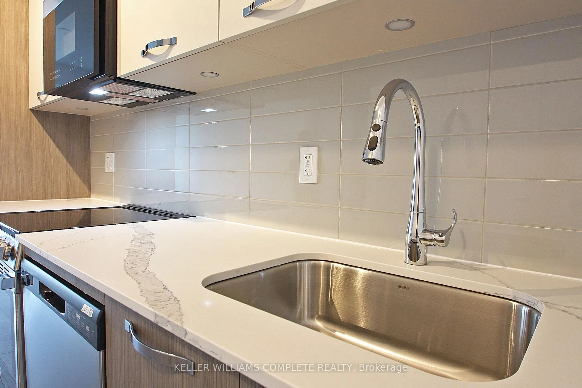 Photo 9 of Unit 1908, 75 James Street S, Hamilton, Corktown — HOMEH