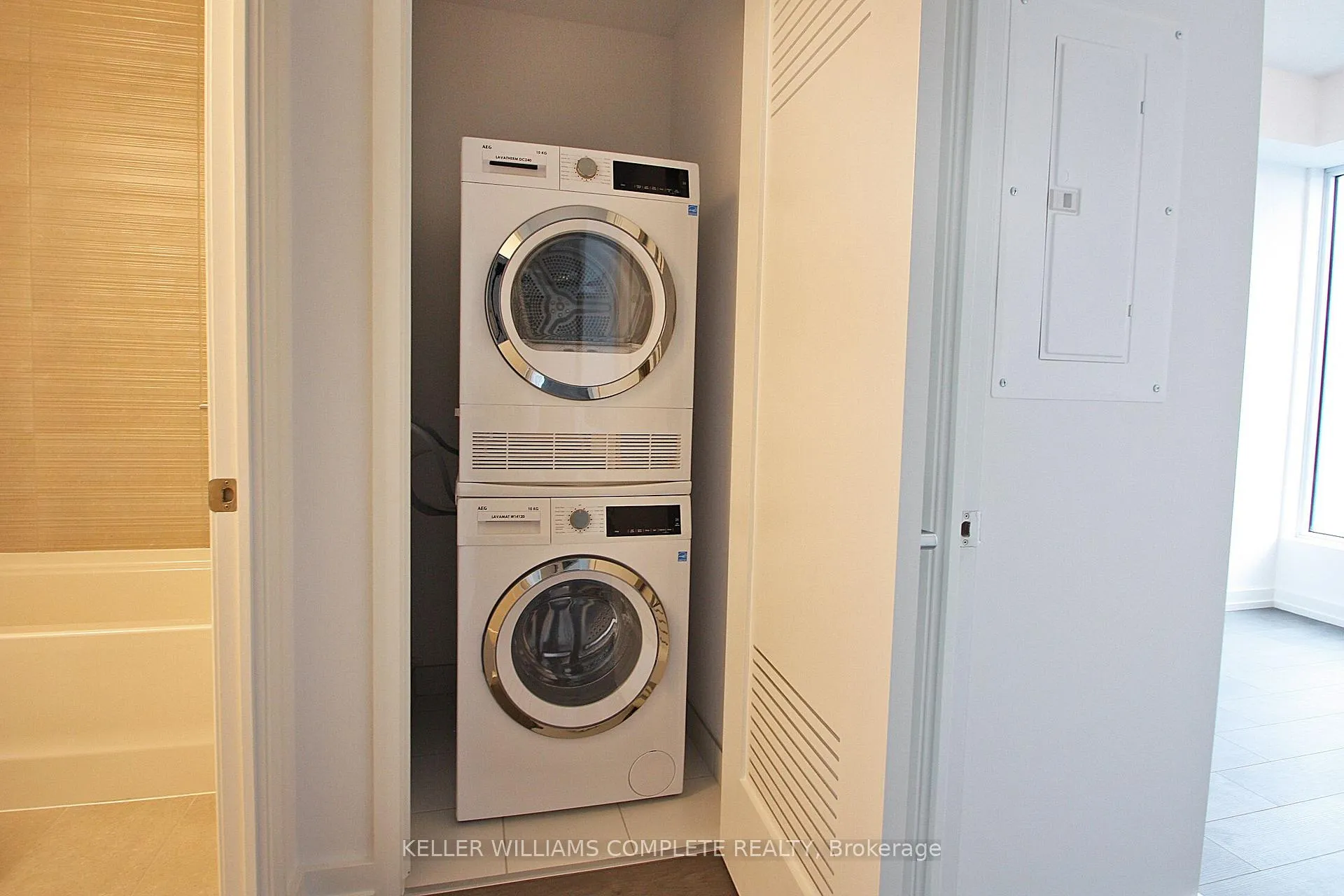 Photo 15 of Unit 1908, 75 James Street S, Hamilton, Corktown — HOMEH