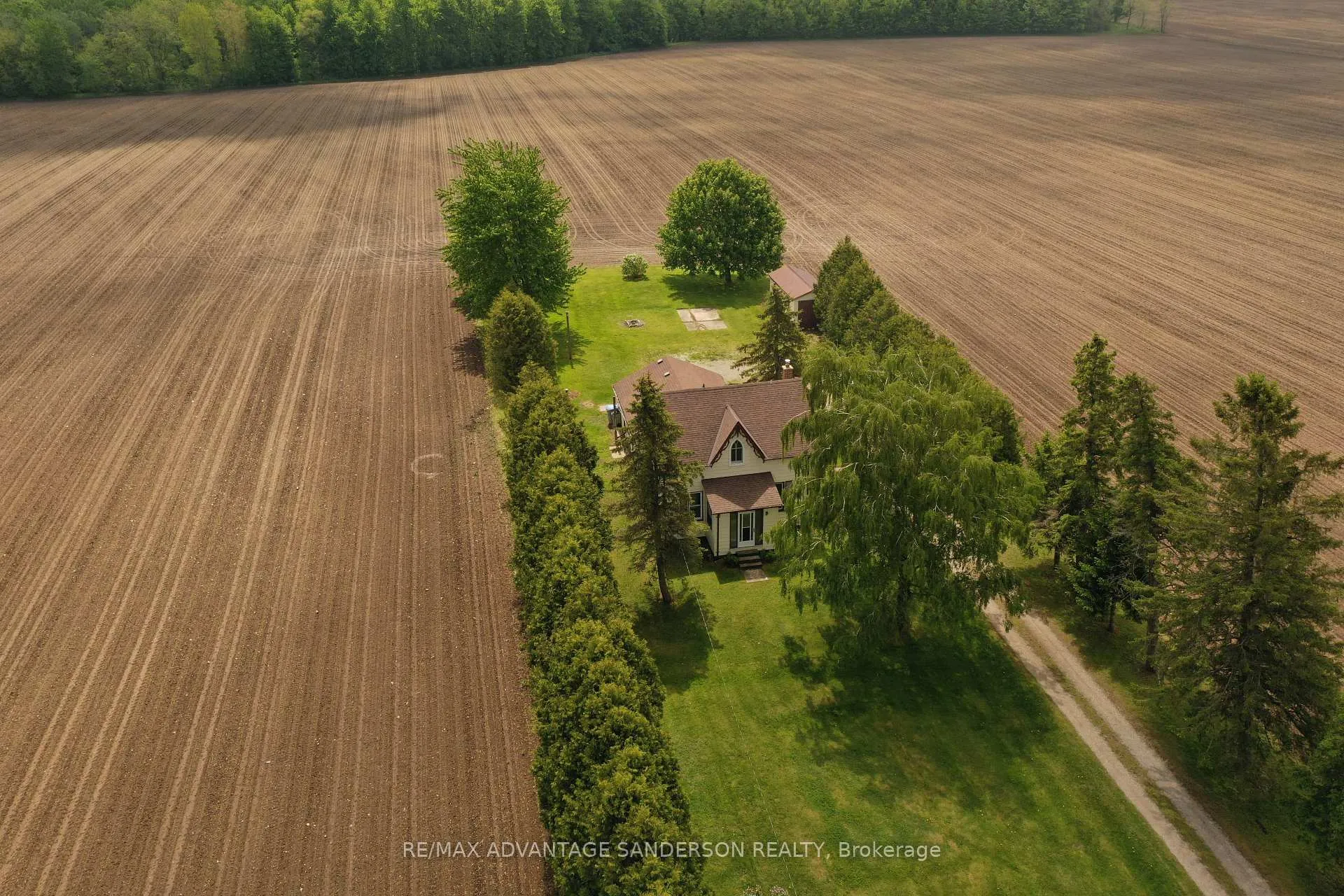 Photo 3 of 11065 Sinclair Drive, Middlesex Centre, Rural Middlesex Centre — HOMEH