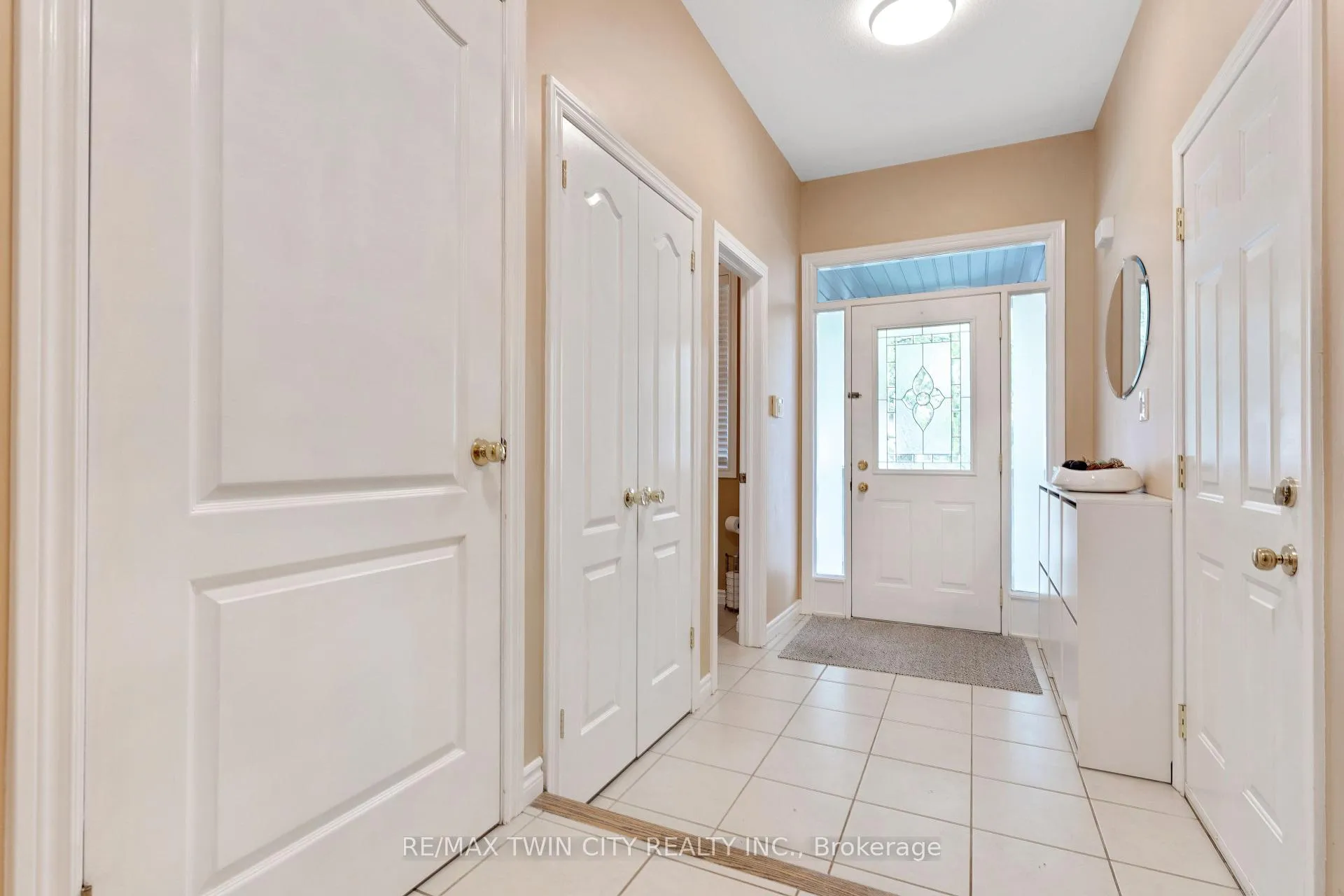 Photo 4 of 35 Coopershawk Street, Kitchener — HOMEH