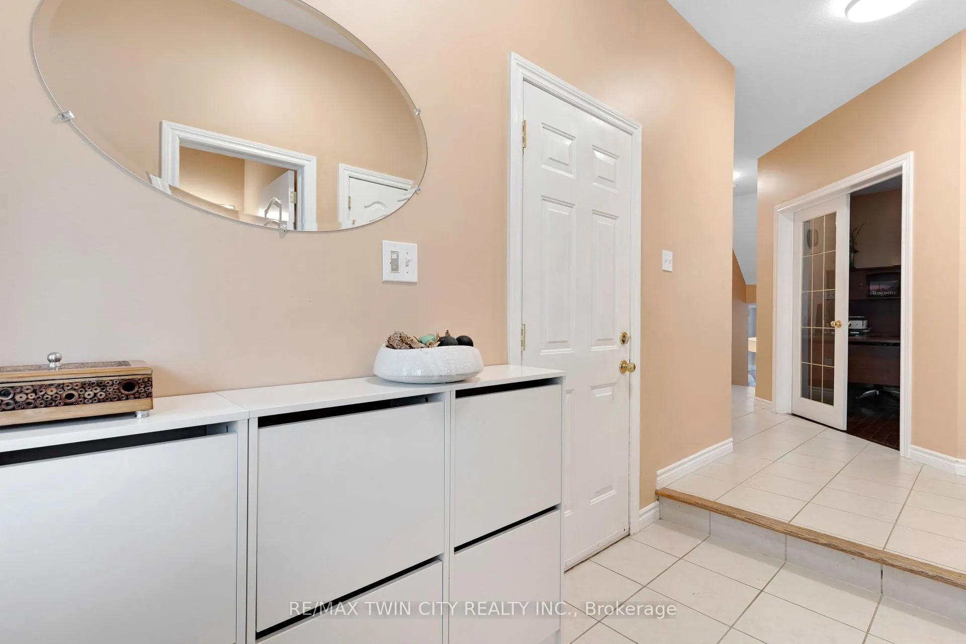 Photo 5 of 35 Coopershawk Street, Kitchener — HOMEH