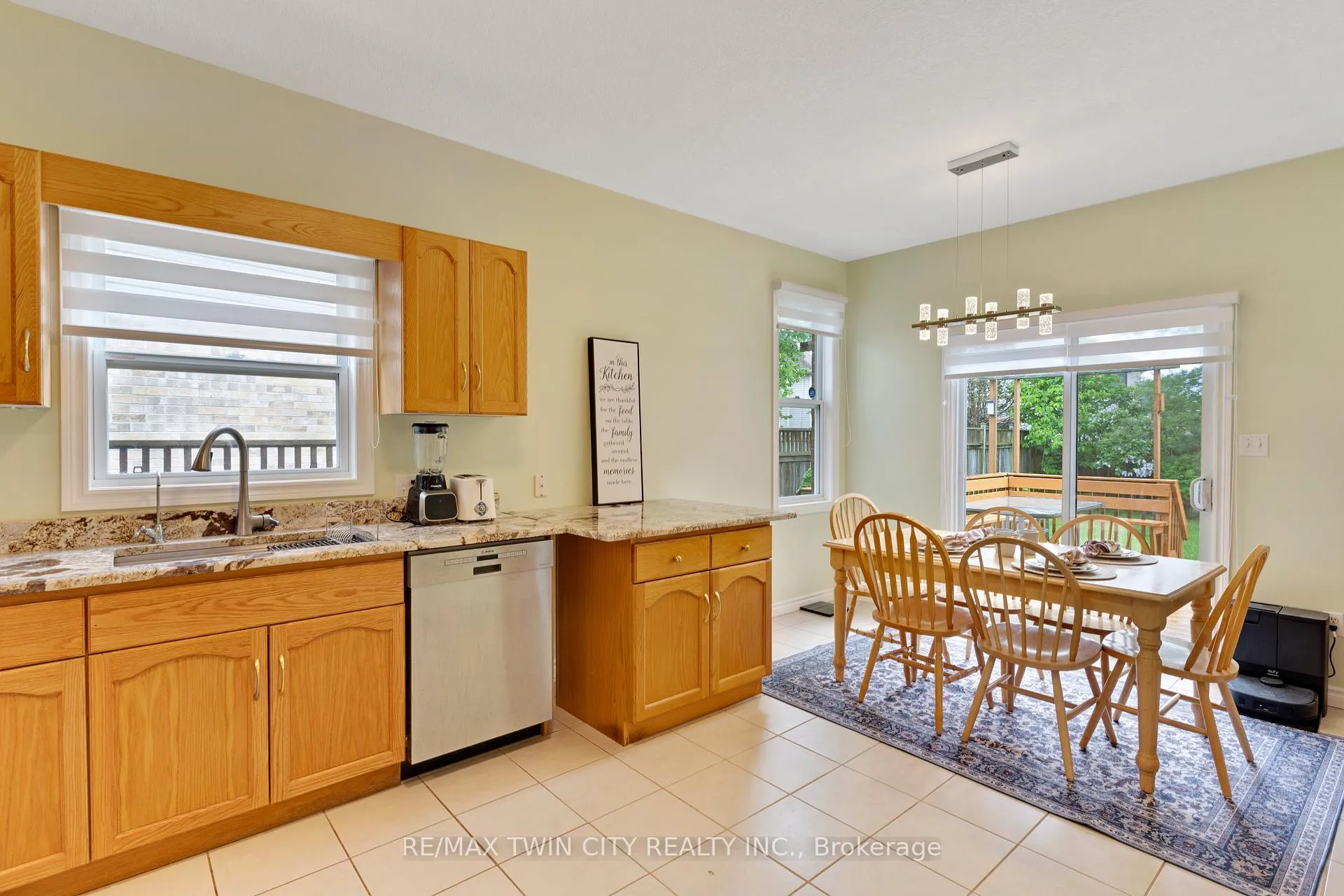 Photo 11 of 35 Coopershawk Street, Kitchener — HOMEH