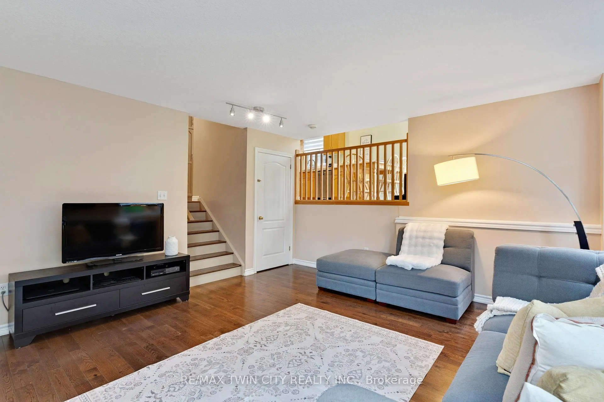 Photo 14 of 35 Coopershawk Street, Kitchener — HOMEH