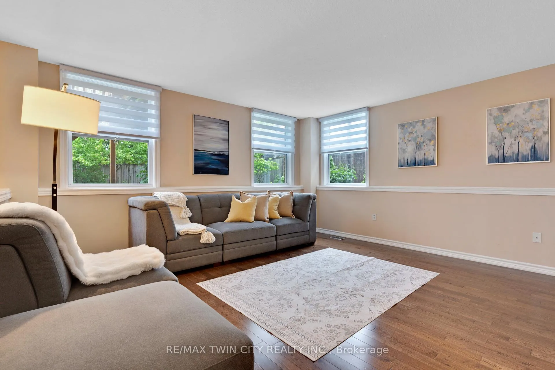 Photo 15 of 35 Coopershawk Street, Kitchener — HOMEH