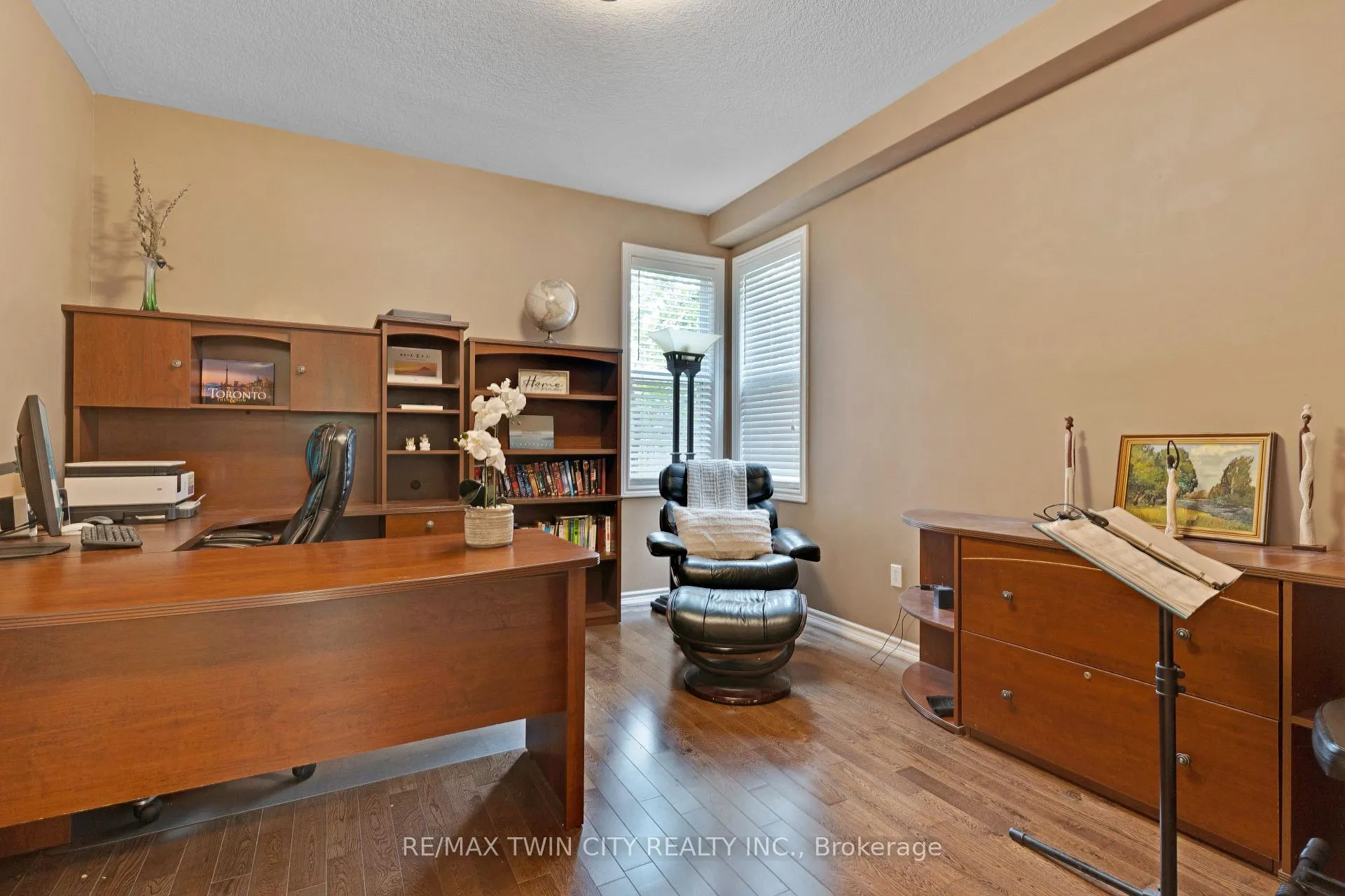 Photo 18 of 35 Coopershawk Street, Kitchener — HOMEH