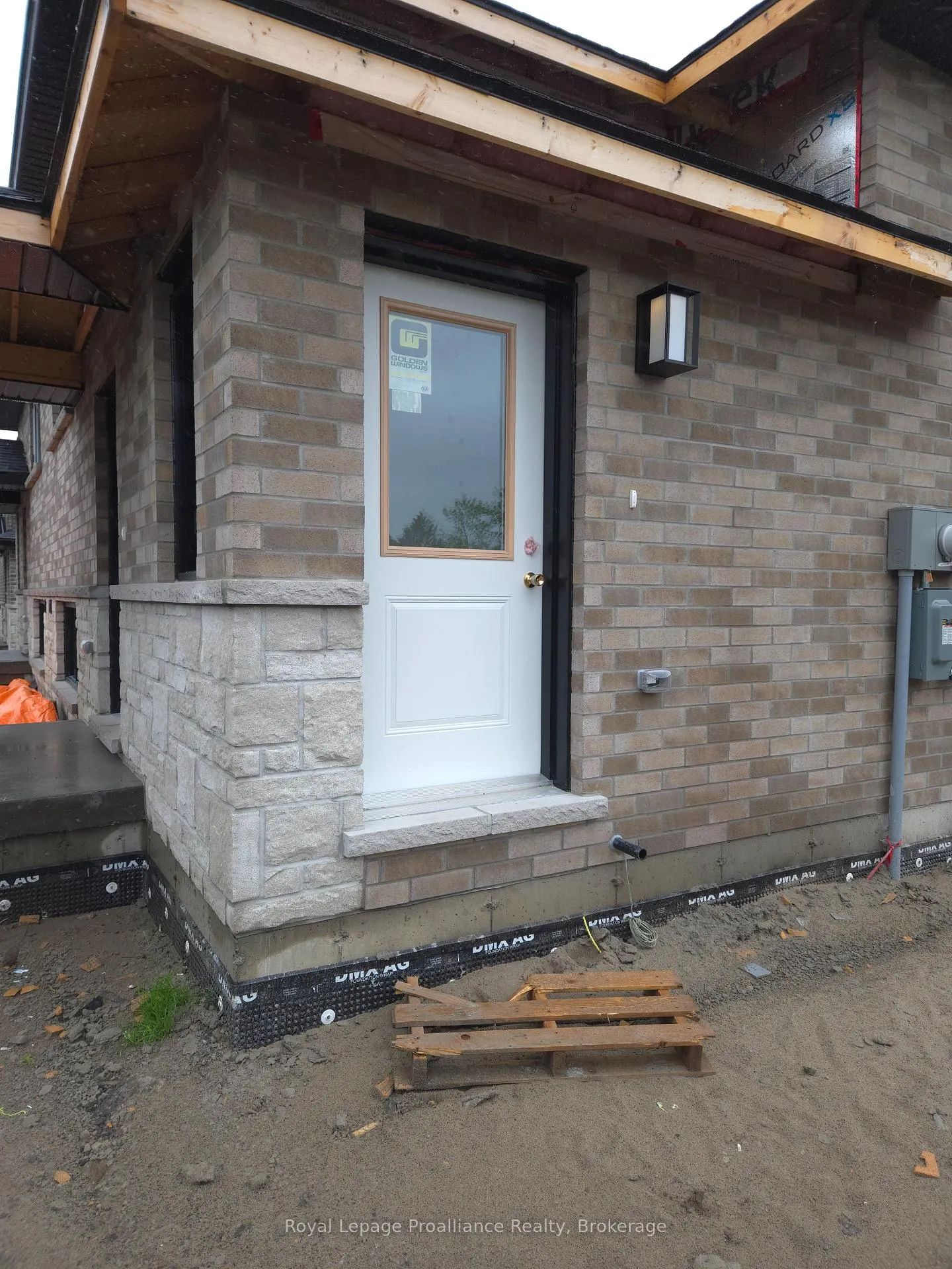 Photo 2 of Unit Lower, 90 Lywood Street, Belleville, Thurlow Ward — HOMEH
