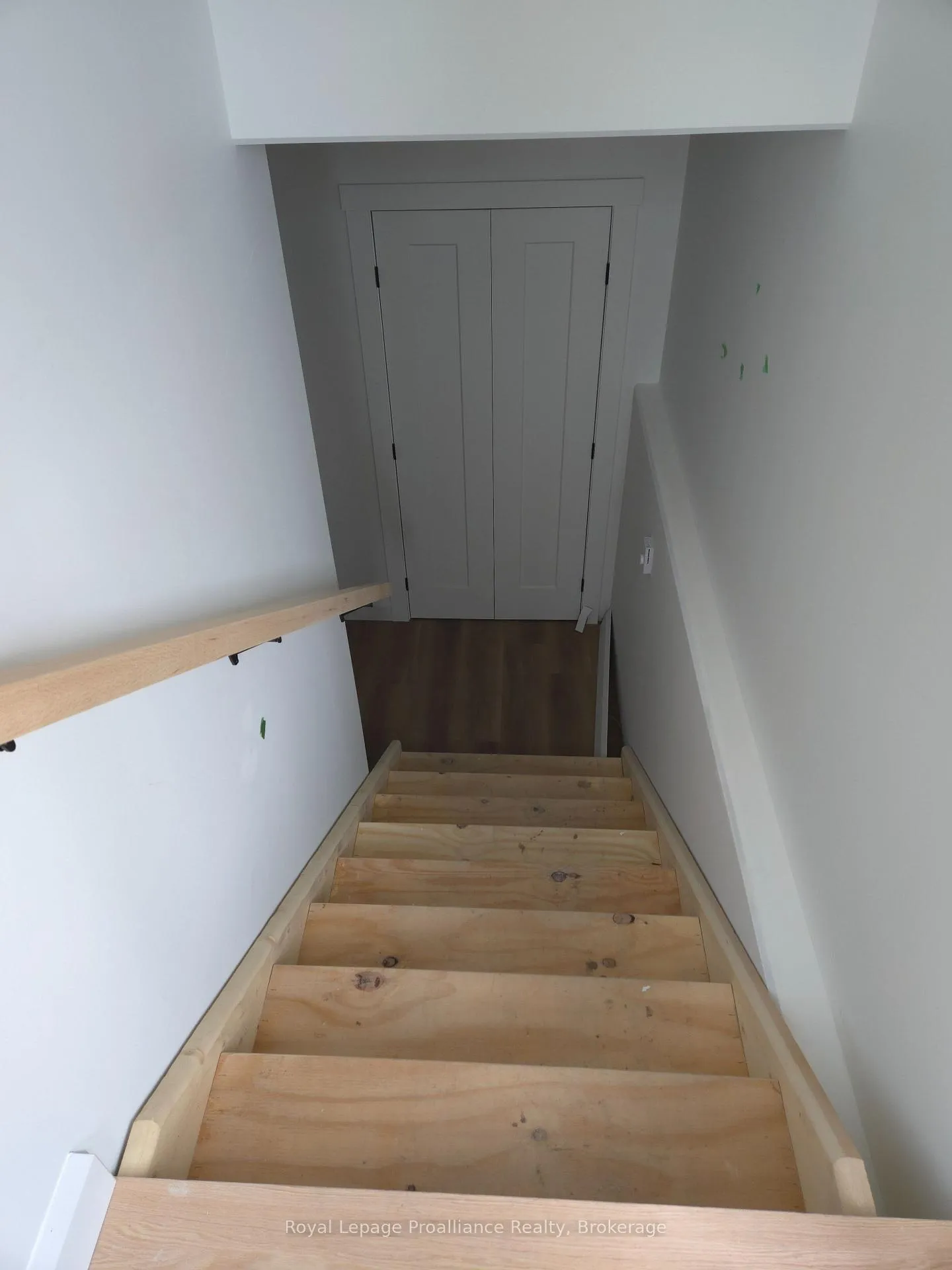 Photo 3 of Unit Lower, 90 Lywood Street, Belleville, Thurlow Ward — HOMEH