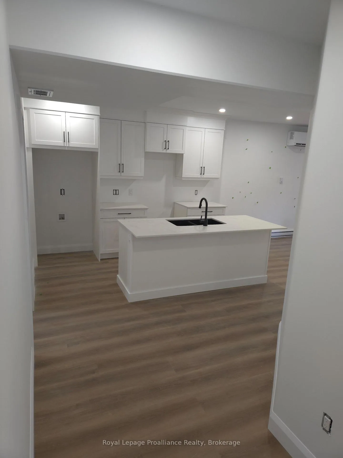 Photo 5 of Unit Lower, 90 Lywood Street, Belleville, Thurlow Ward — HOMEH