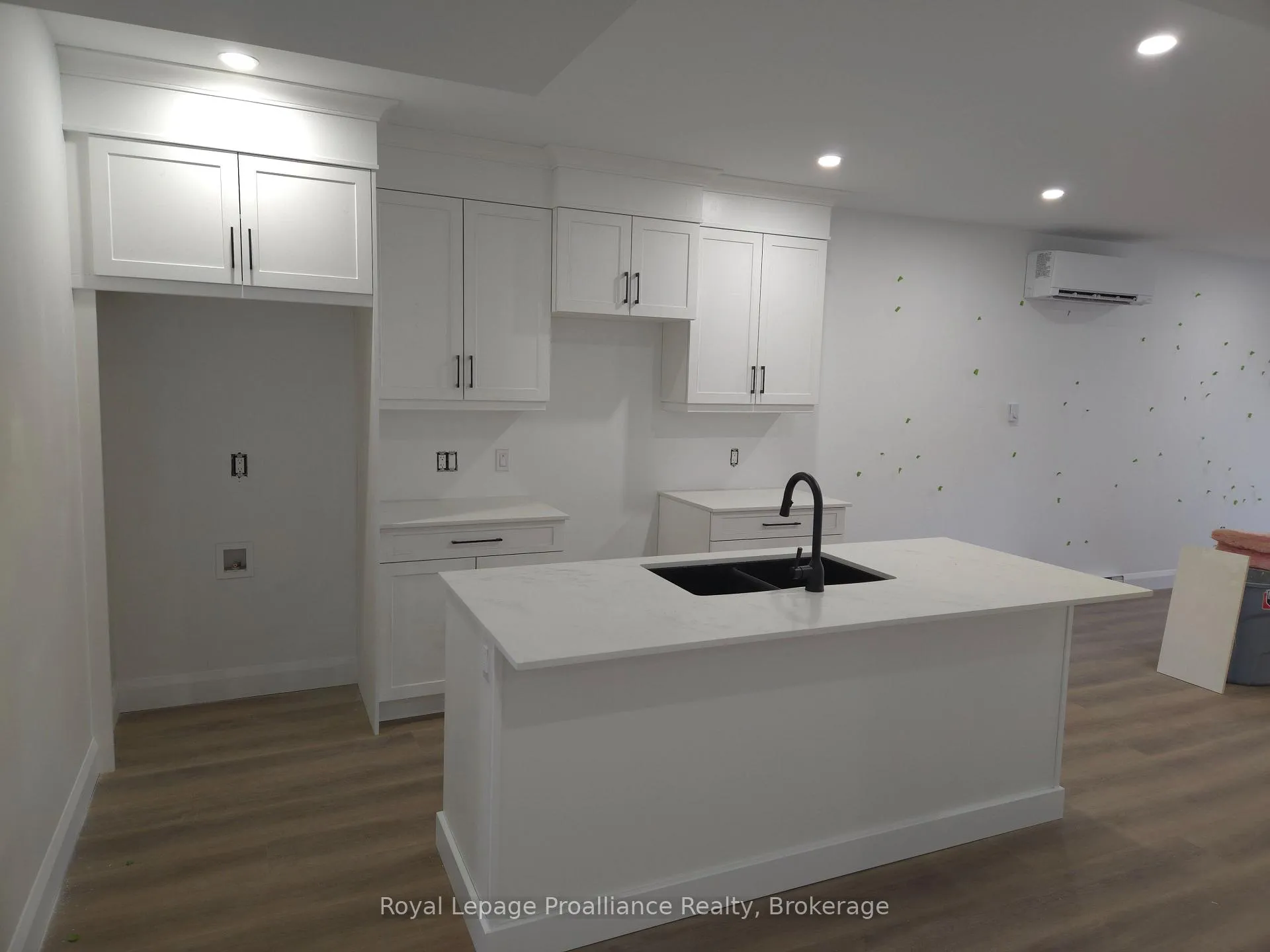 Photo 6 of Unit Lower, 90 Lywood Street, Belleville, Thurlow Ward — HOMEH