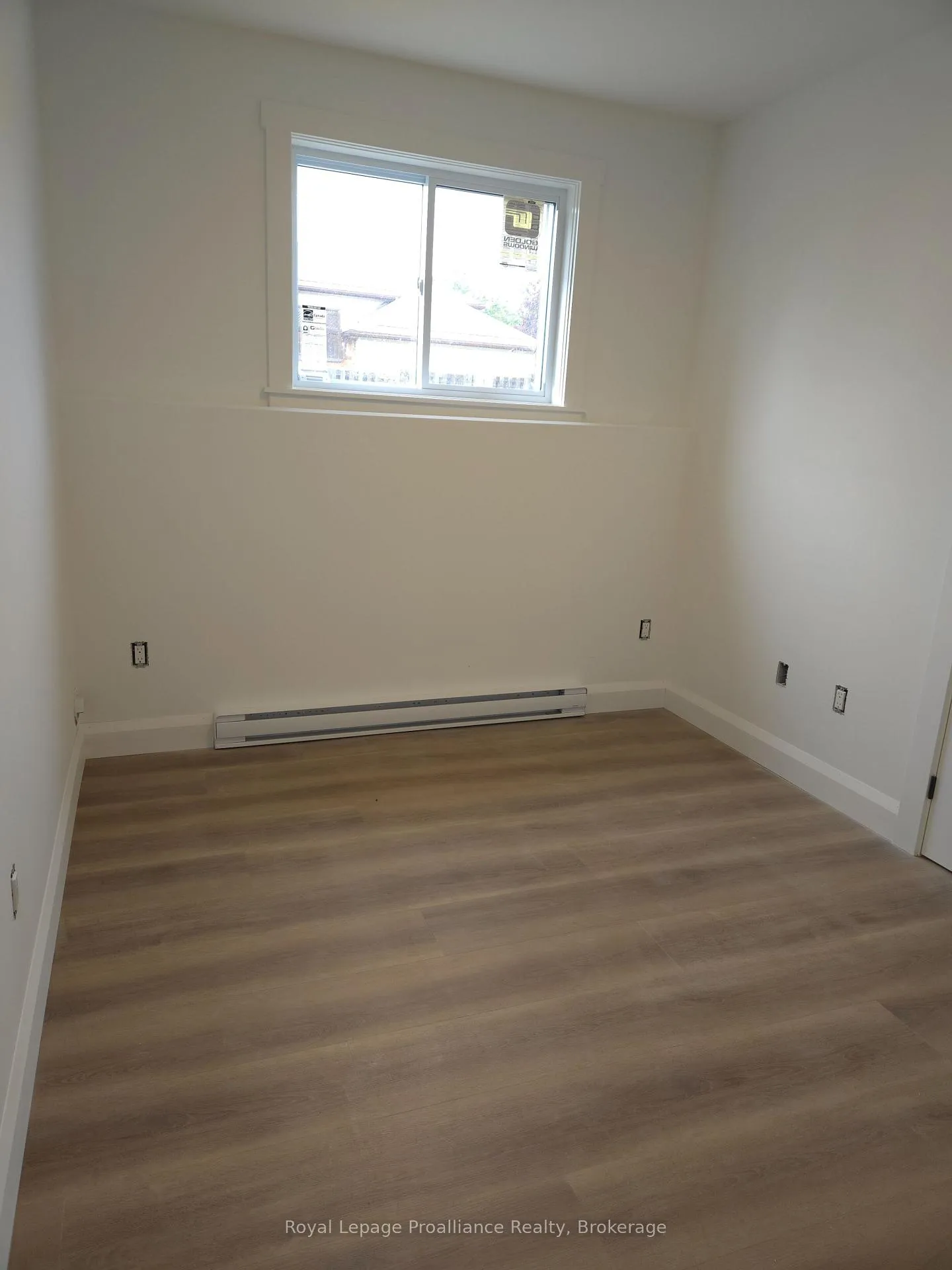 Photo 10 of Unit Lower, 90 Lywood Street, Belleville, Thurlow Ward — HOMEH