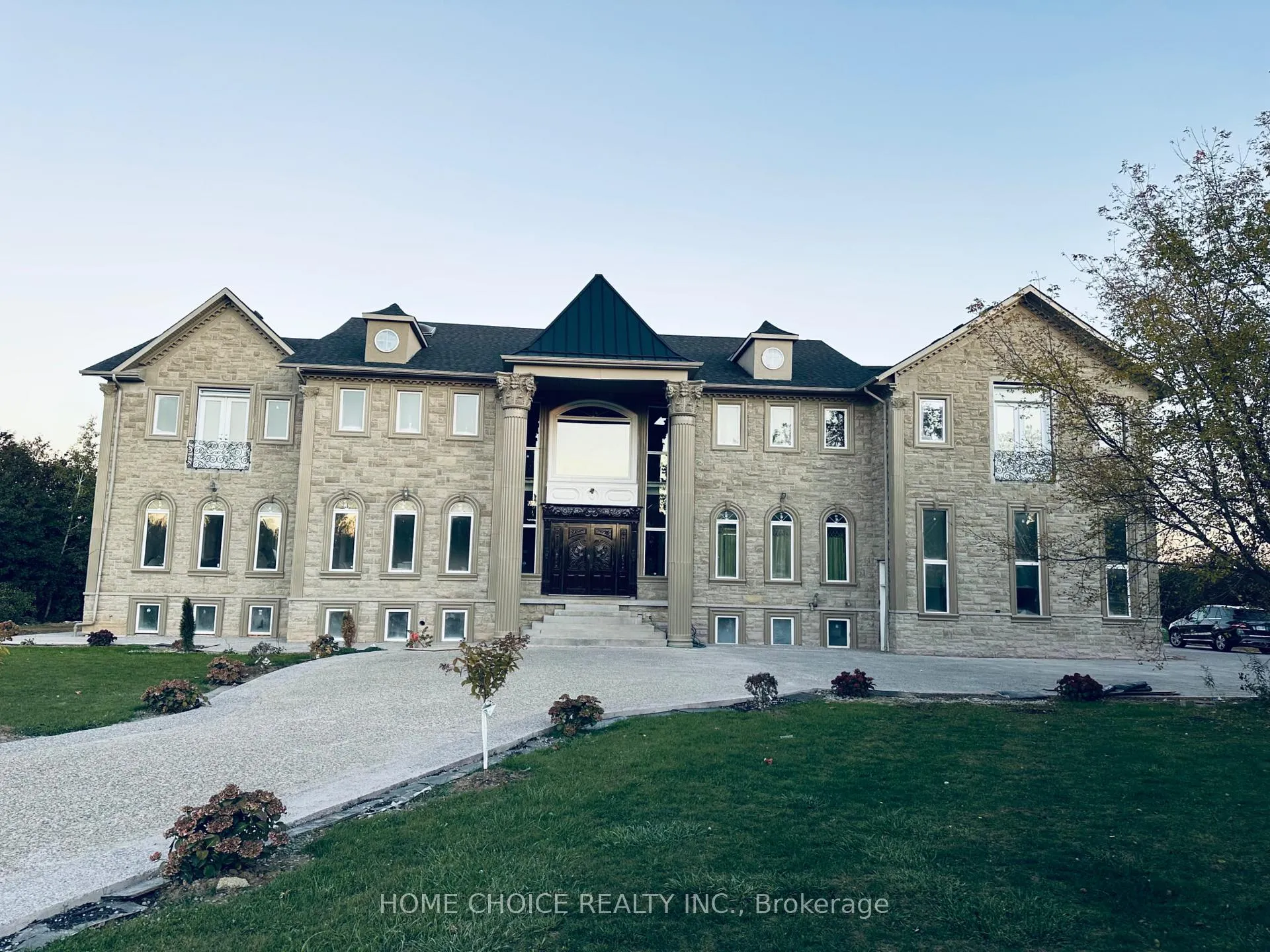Photo 3 of 3 Stanley Carberry Drive, Brampton, Toronto Gore Rural Estate — HOMEH