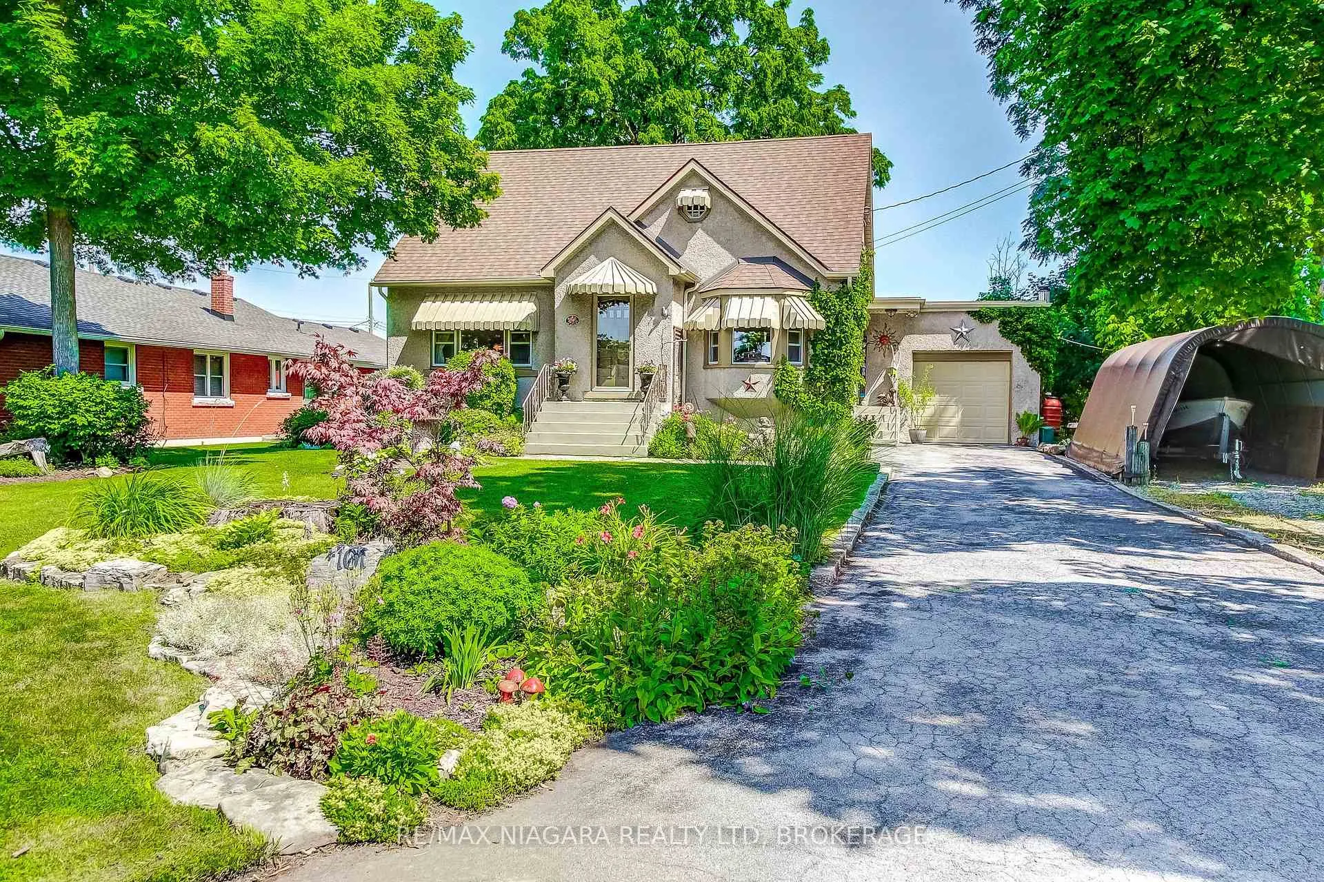 Photo 2 of 101 Division Street, Port Colborne, Sugarloaf — HOMEH