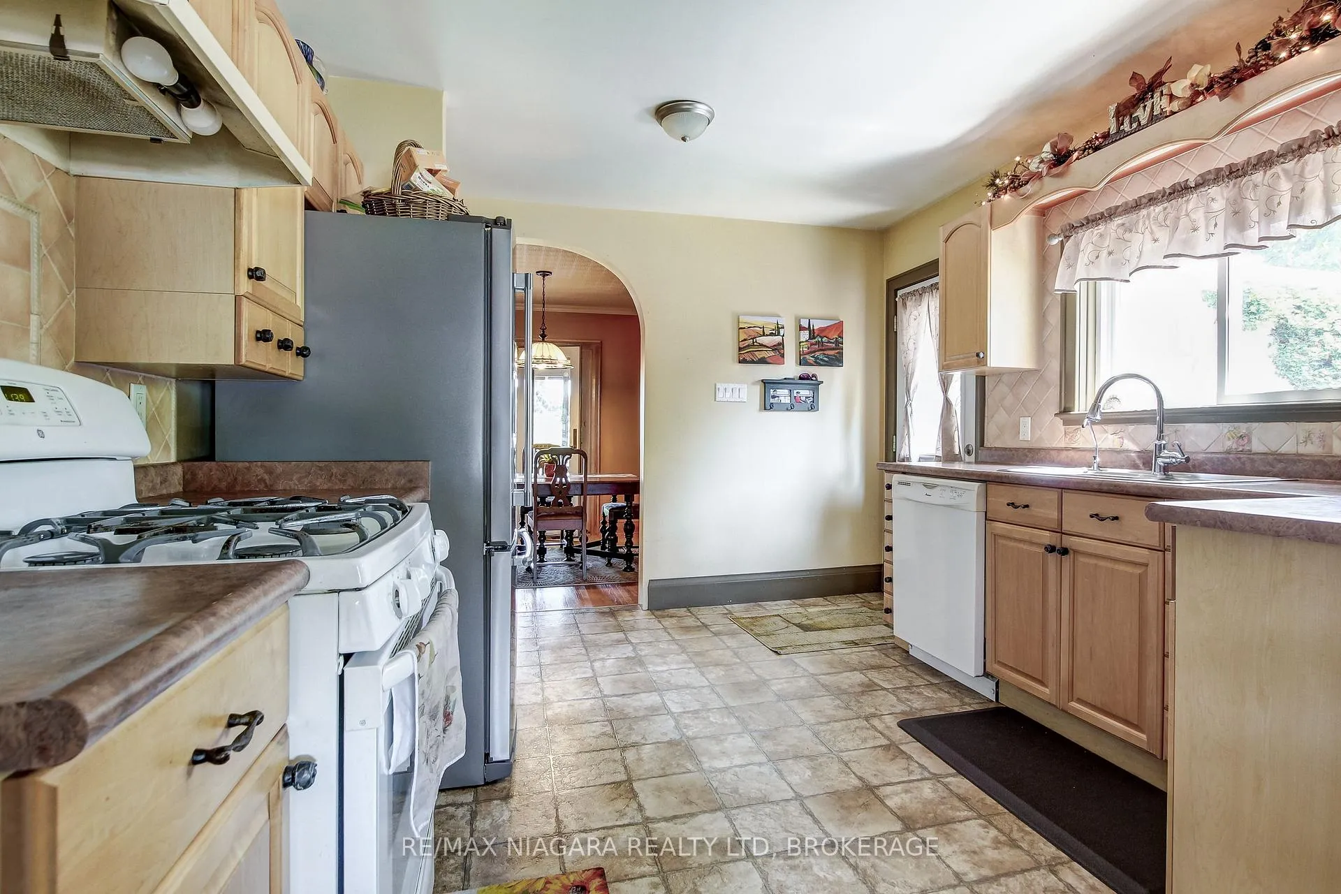 Photo 11 of 101 Division Street, Port Colborne, Sugarloaf — HOMEH