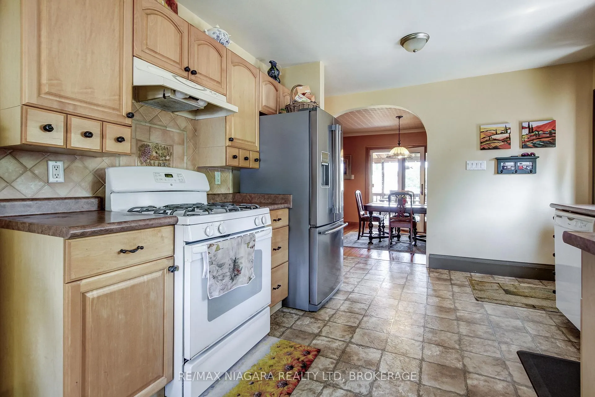 Photo 12 of 101 Division Street, Port Colborne, Sugarloaf — HOMEH