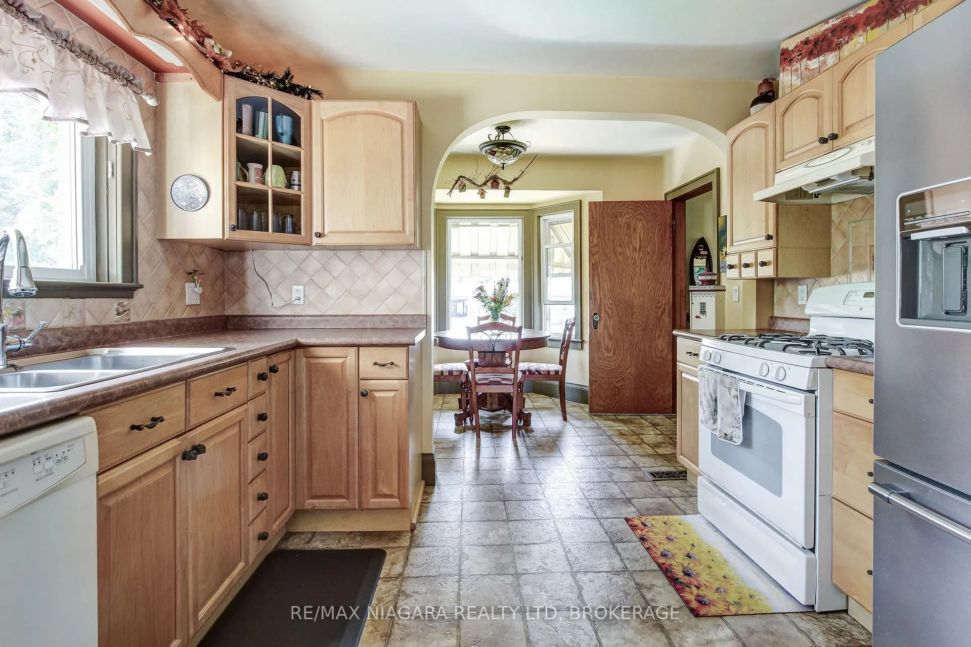 Photo 14 of 101 Division Street, Port Colborne, Sugarloaf — HOMEH