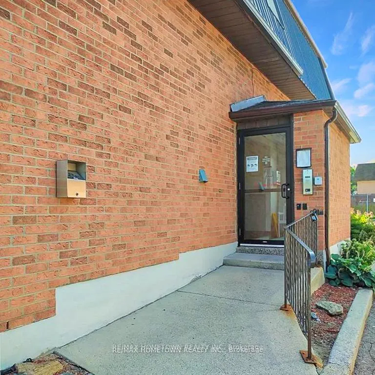 Photo 2 of Unit 6, 819 Macodrum Drive, Brockville — HOMEH