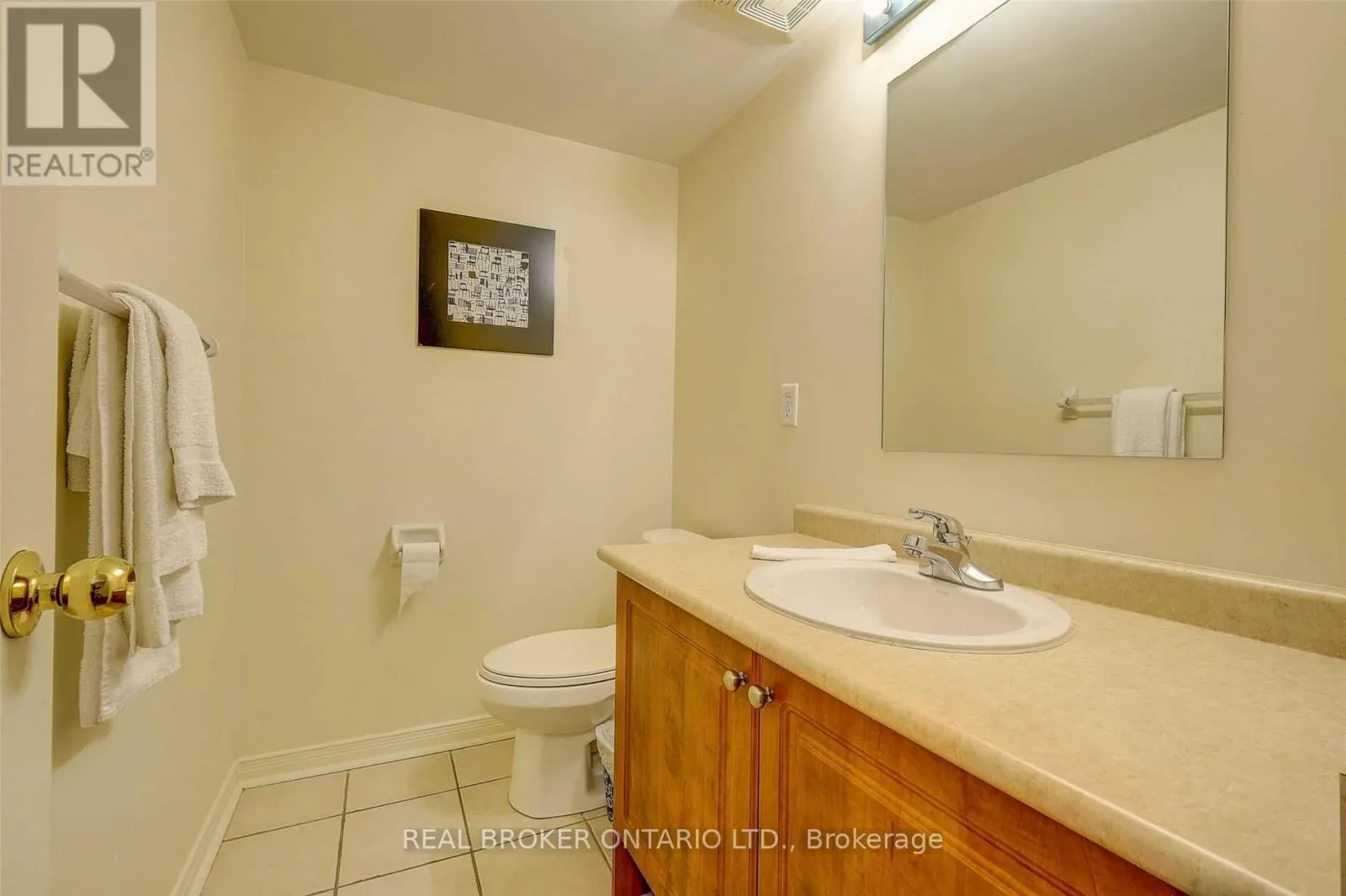 Photo 7 of Unit 26, 37 Four Winds Drive, North York, York University Heights — HOMEH